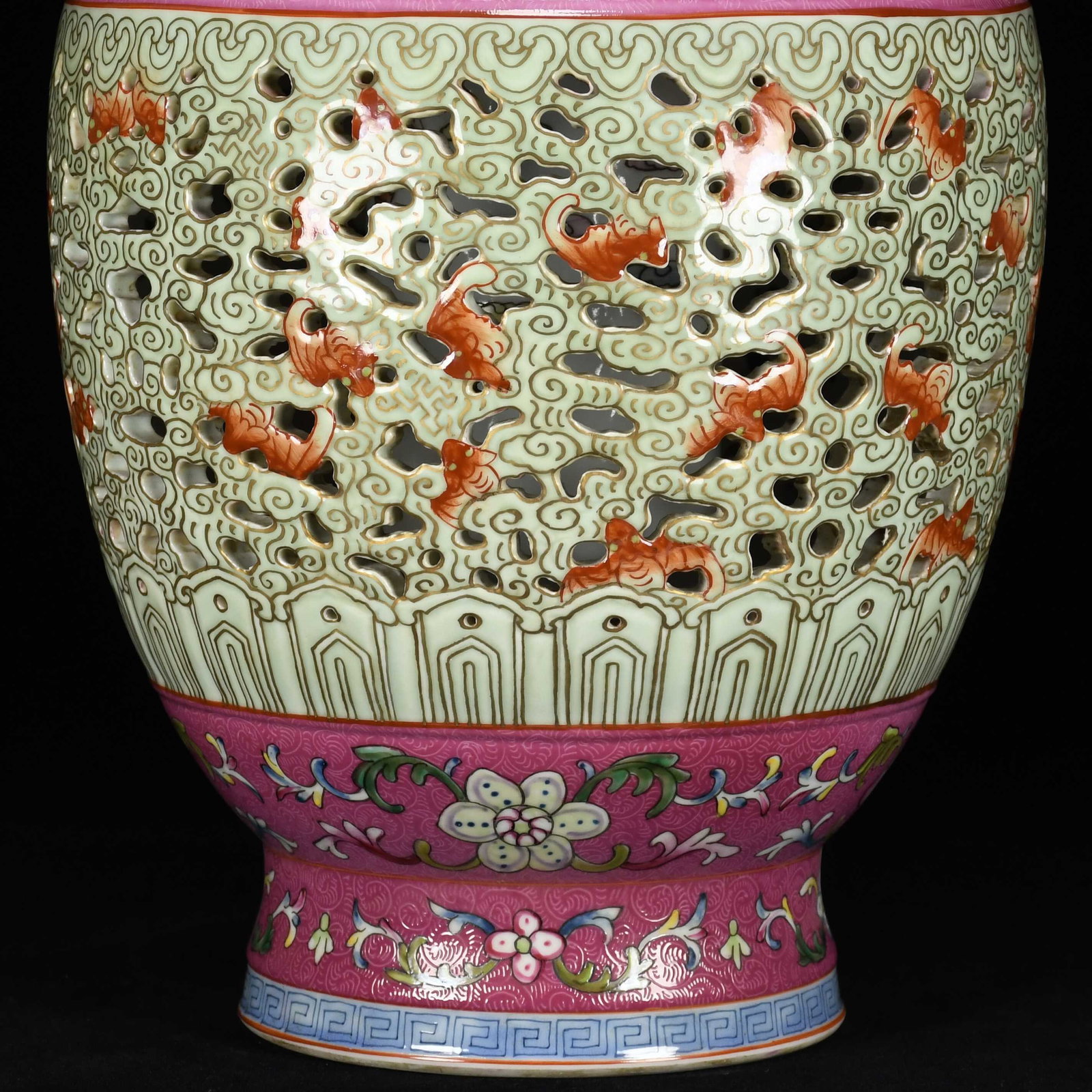 An Exquisite Enamel Lotus Pattern Bats Pattern Double-Ears Vase - 6