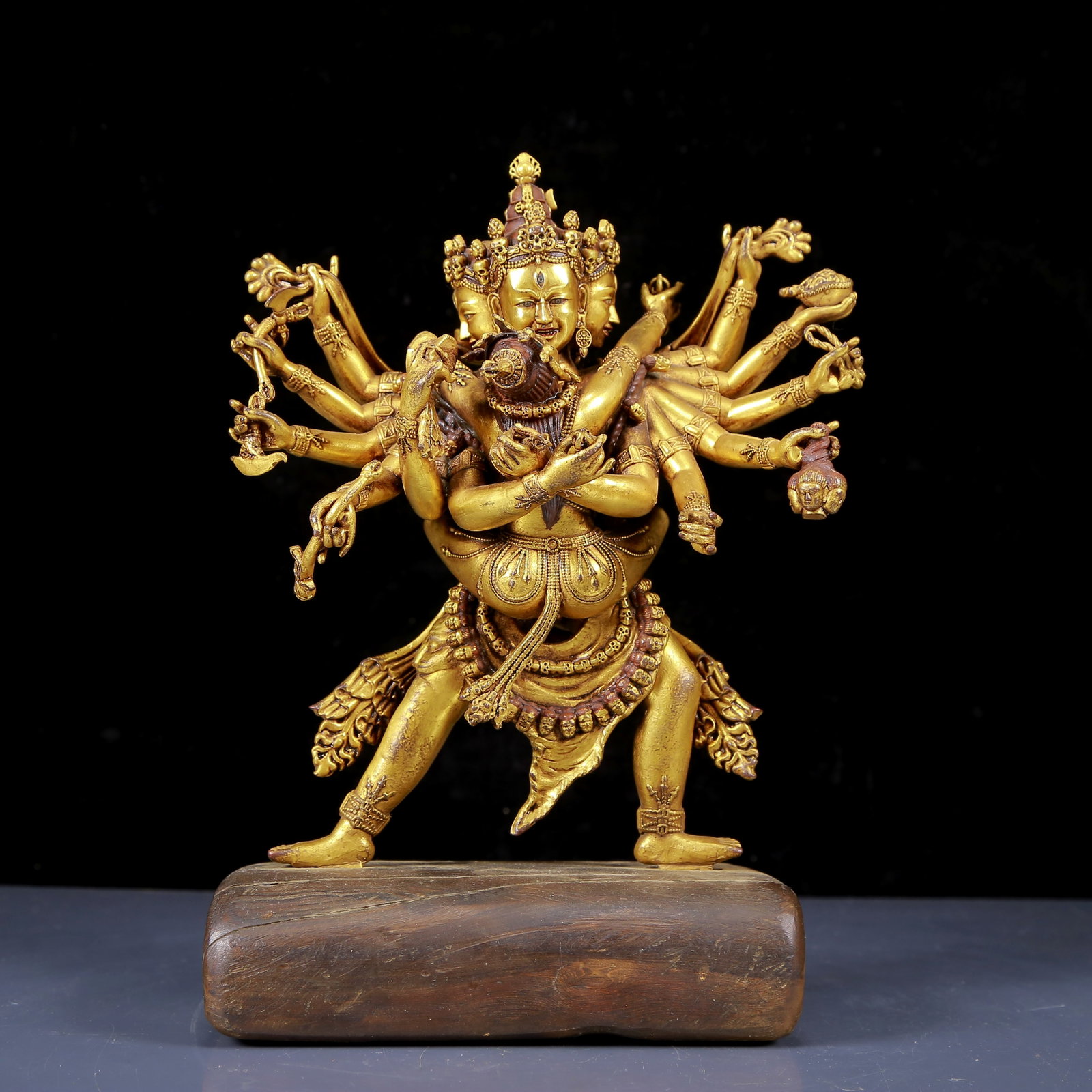 A Solemn Gilt Bronze Statue of Chakrasamvara: A Solemn Gilt Bronze Statue of Chakrasamvara,Ming Dynasty,China,Size:7.1inx4.3inx10.6in,Weight:2985g,铜鎏金胜乐金刚像,中国明代