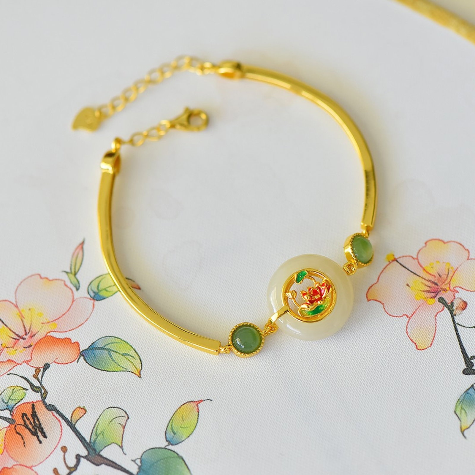 An Exquisite Sterling Silver-Gold Plated Inlaid White Jade Bracelet: An Exquisite Sterling Silver-Gold Plated Inlaid White Jade Bracelet 纯银镀金镶白玉手镯