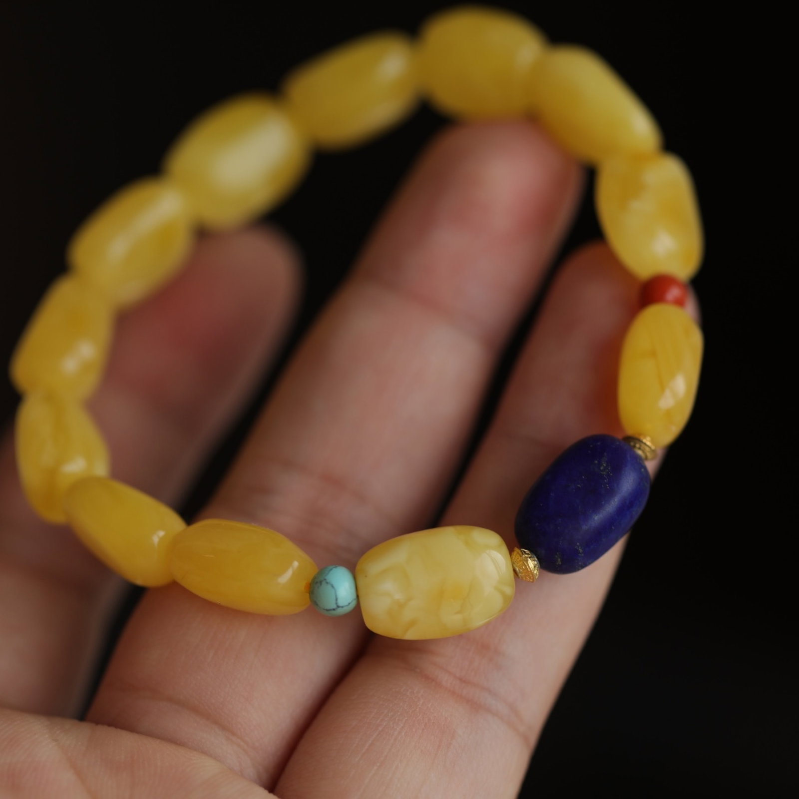 An Exquisite Amber Bracelets - 5