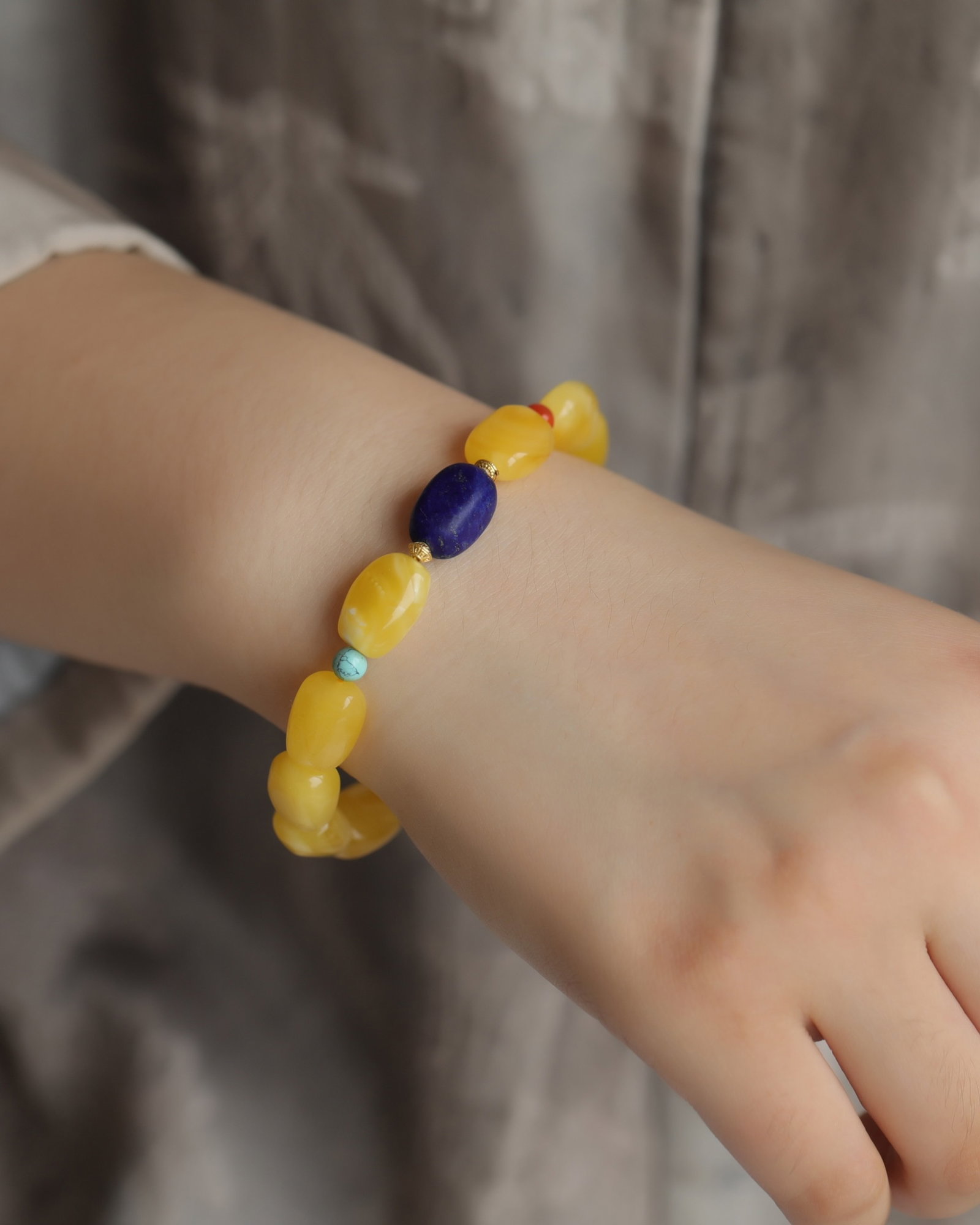 An Exquisite Amber Bracelets - 7