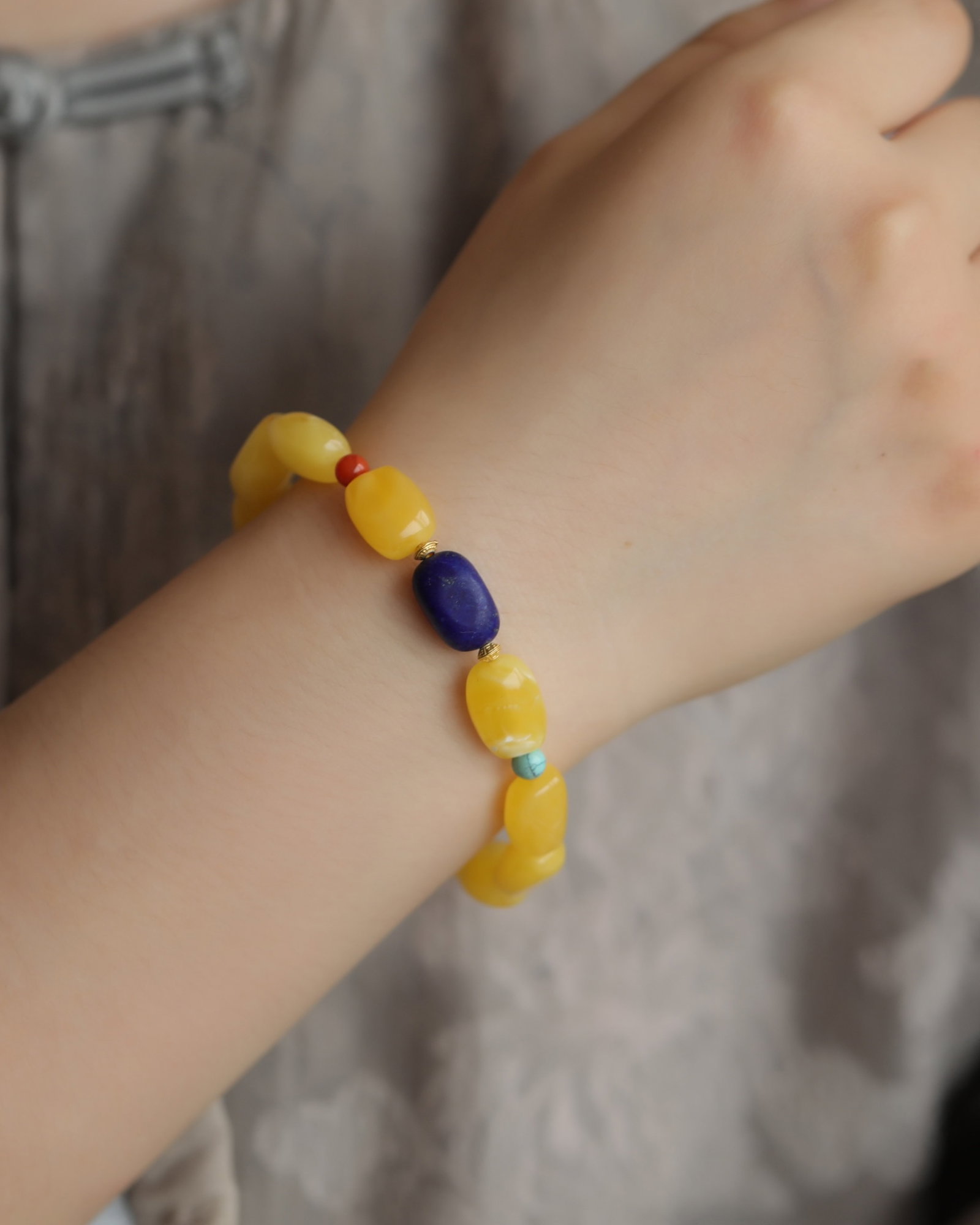An Exquisite Amber Bracelets - 8