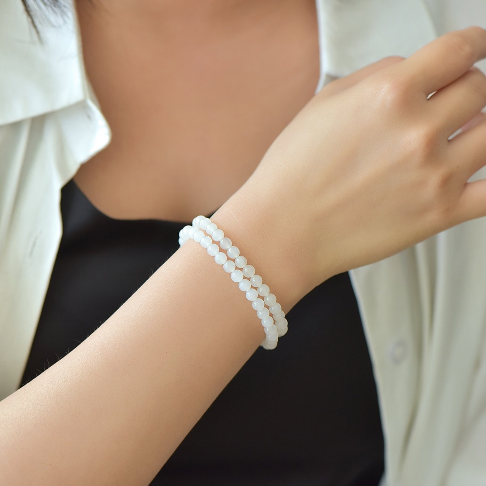 An Exquisite White Jade Bracelets: An Exquisite White Jade Bracelets,Size:5mm 白玉手串