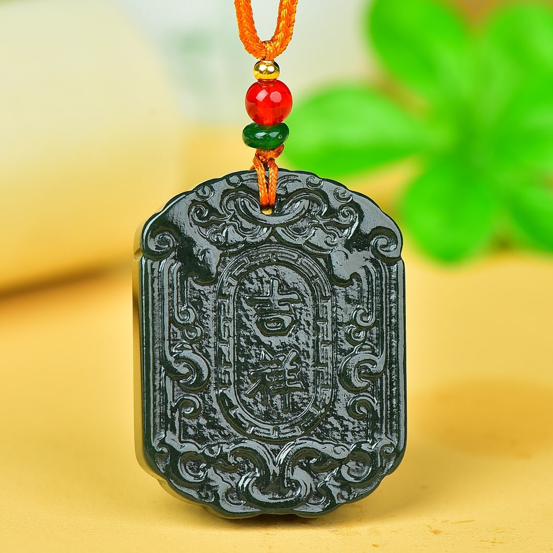 An Exquisite Sapphire Pendant: An Exquisite Sapphire Pendant,Size:33mmx43mm 寓意:万事如意 财源滚滚 青玉吊坠
