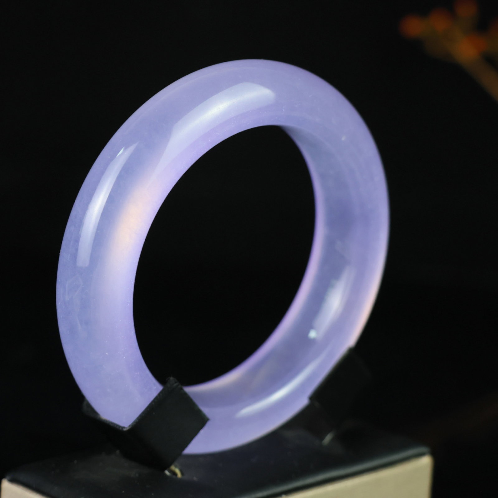 An Exquisite Jadeite Bracelets - 2