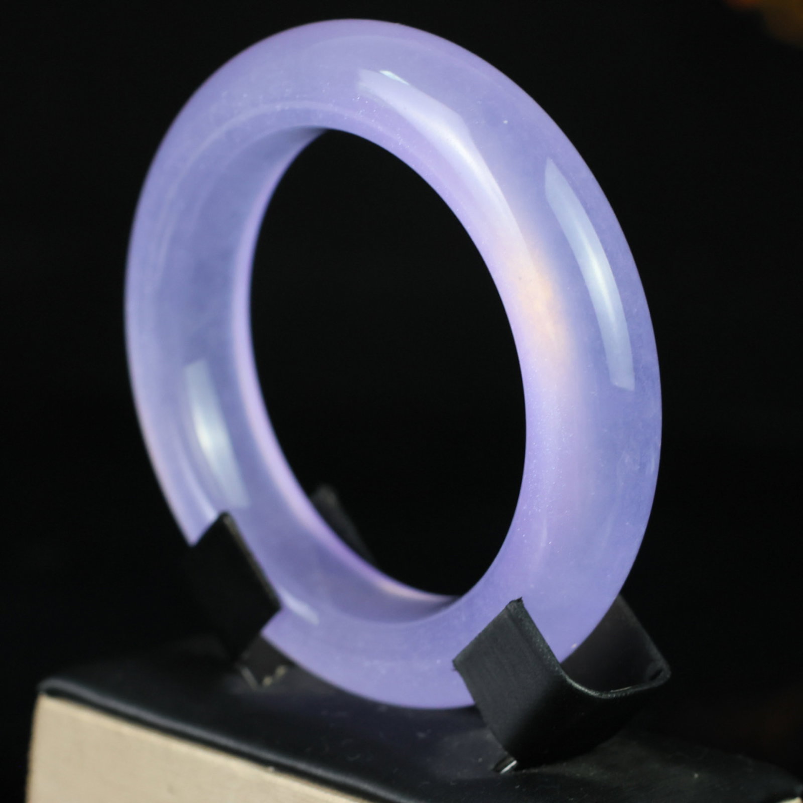 An Exquisite Jadeite Bracelets - 4