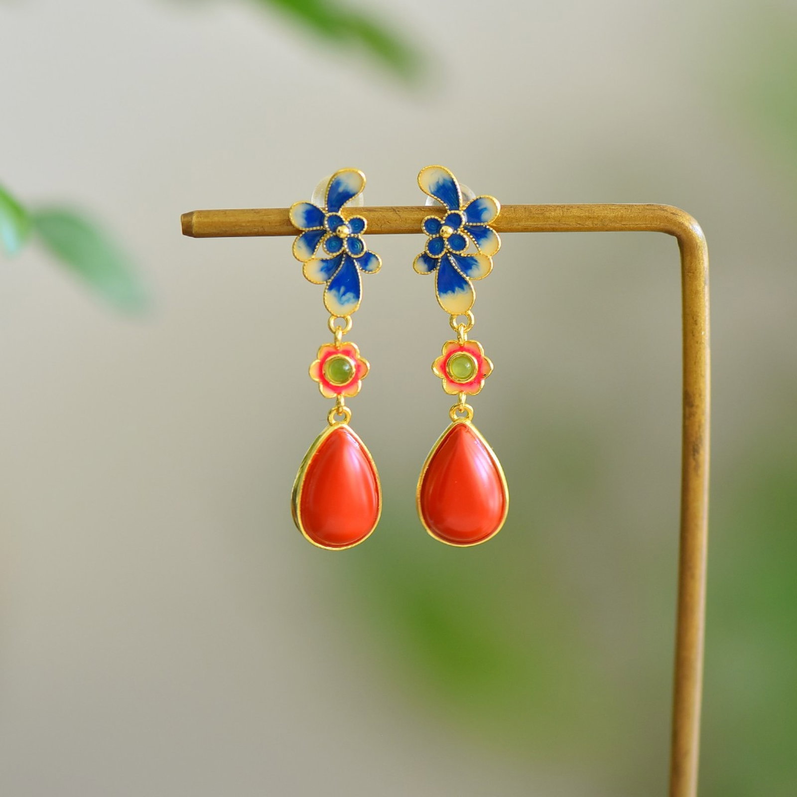 A Pair of Exquisite Sterling Silver-Gold Plated Inlaid Cinnabar Earrings,Inlaid Jasper: A Pair of Exquisite Sterling Silver-Gold Plated Inlaid Cinnabar Earrings,Inlaid Jasper,Size:8mmx12mm 寓意:锦上添花,花开富贵