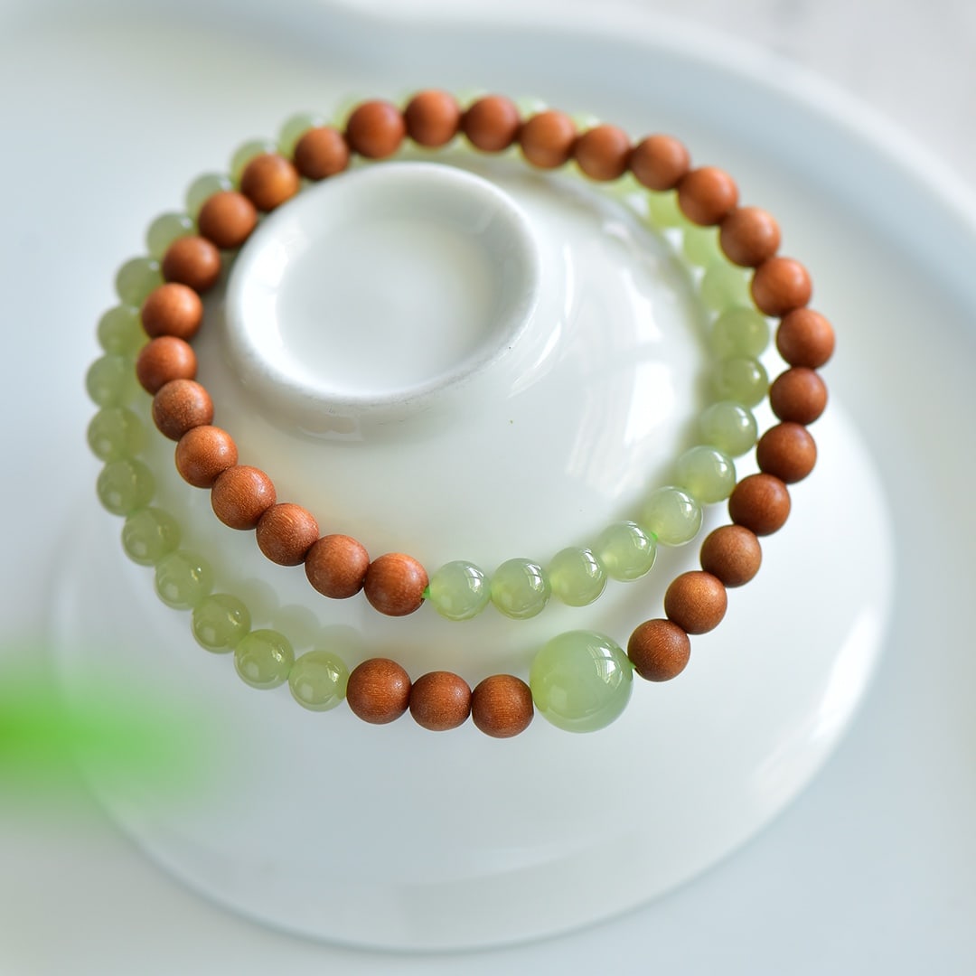 An Exquisite Greenish Jade Eaglewood Bracelets: An Exquisite Greenish Jade Eaglewood Bracelets,Size:6mm 青白玉沉香木手串