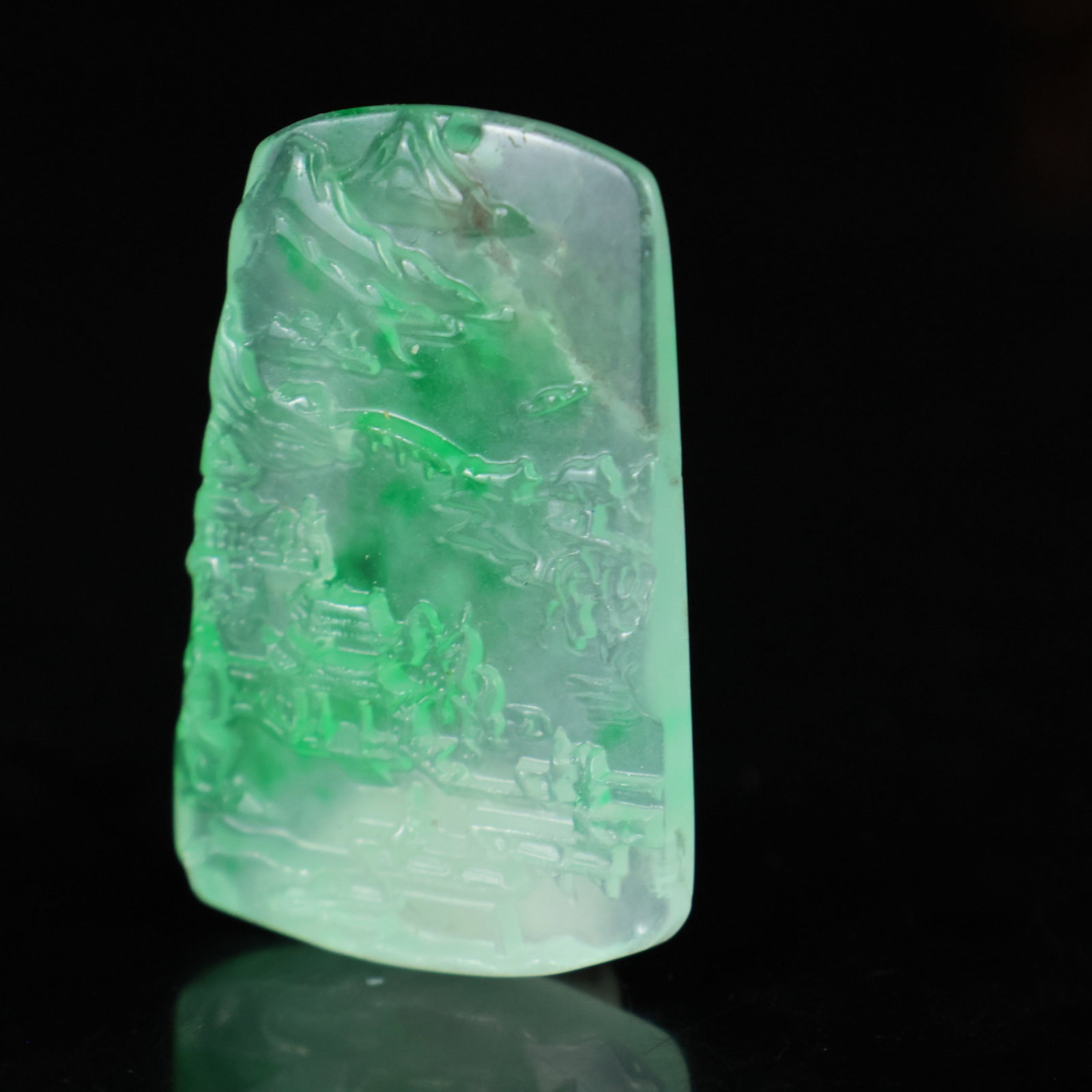 An Exquisite Jadeite Landscape Pattern Pendant - 4