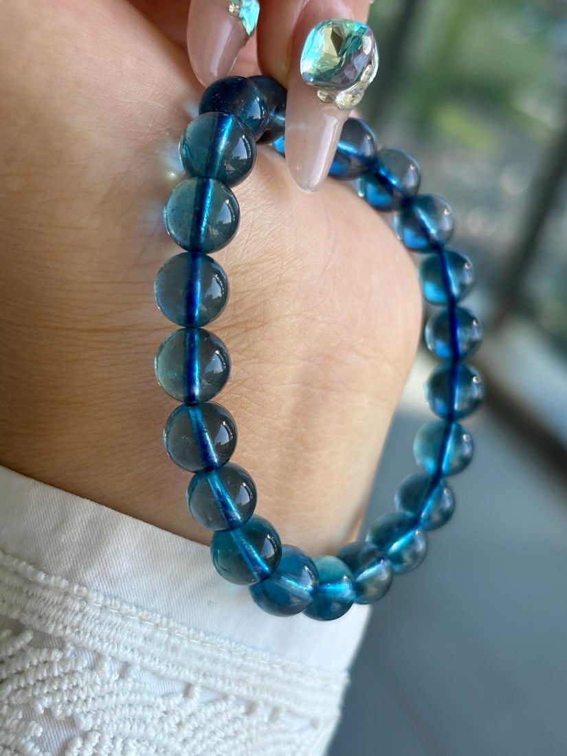 An Exquisite Aquamarine Bracelets: An Exquisite Aquamarine Bracelets,Size:8.6mm,Weight:20g 海蓝宝手串