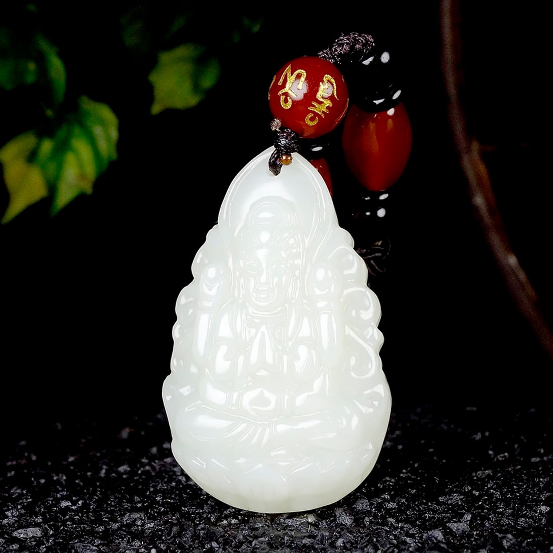 An Exquisite White Jade Statue of Bodhisattva Pendant: An Exquisite White Jade Statue of Bodhisattva Pendant,Size:38mmx24mmx8mm 白玉菩萨像挂件