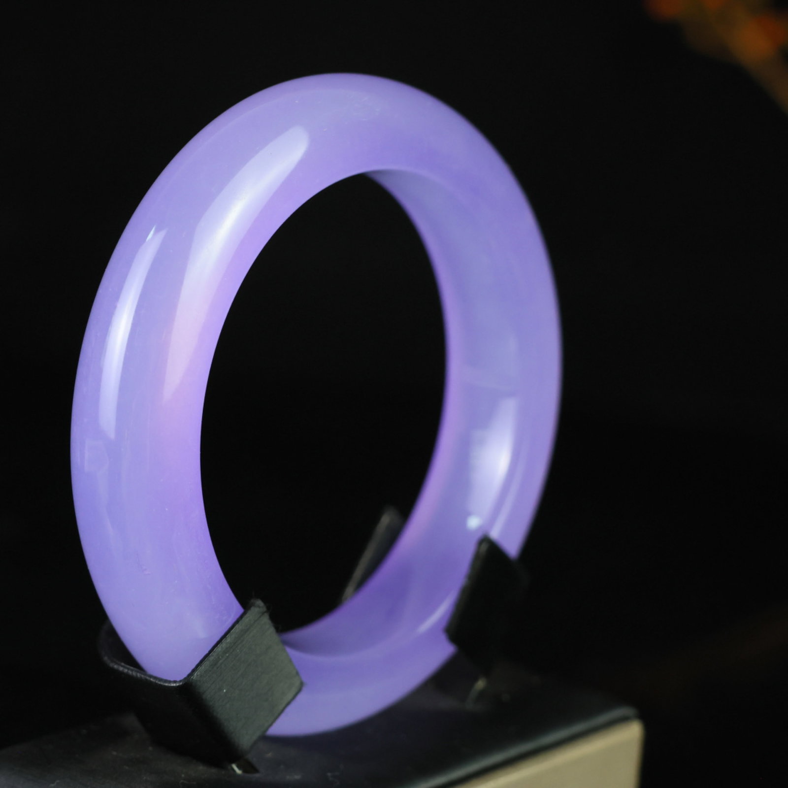 An Exquisite Jadeite Bracelets - 2