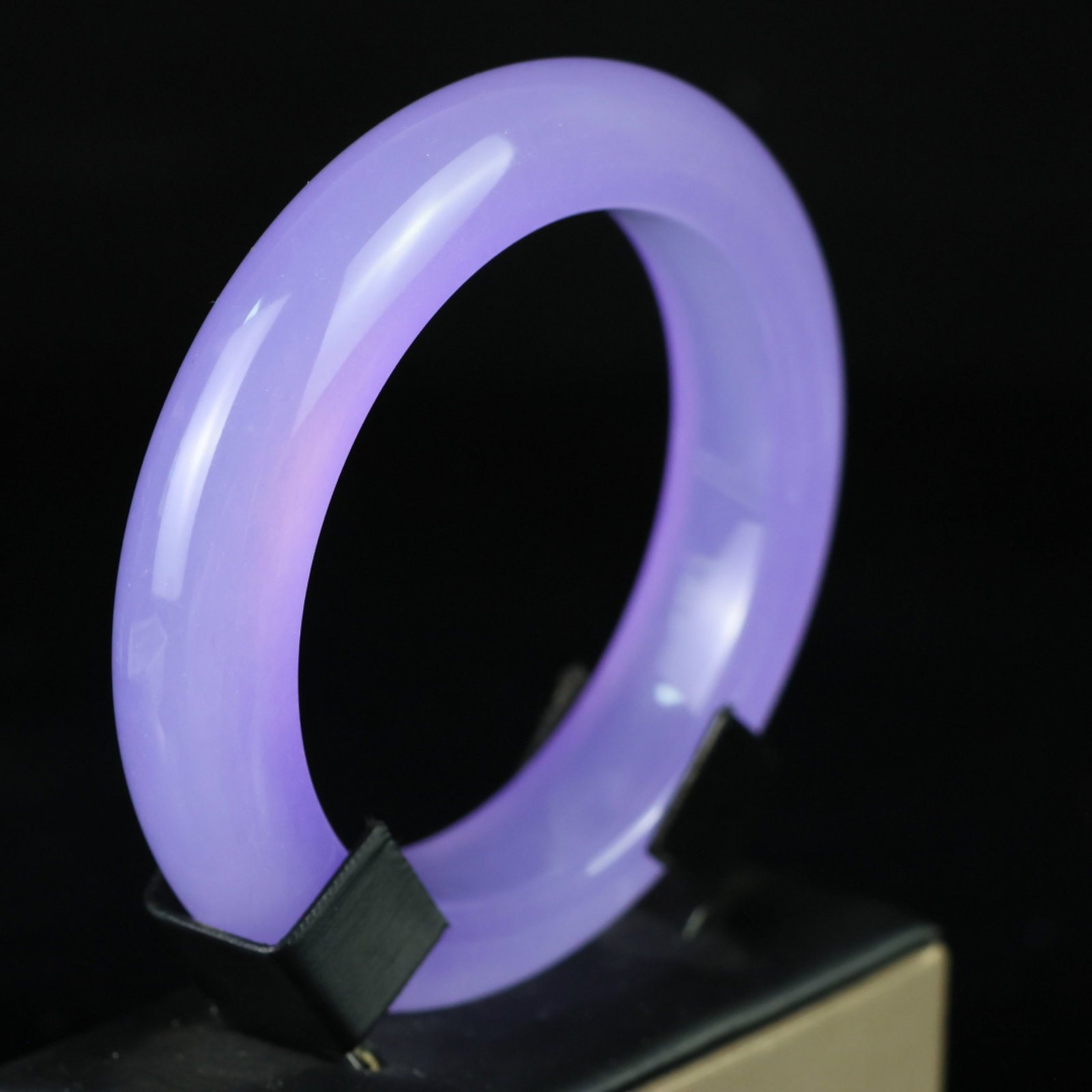 An Exquisite Jadeite Bracelets - 5
