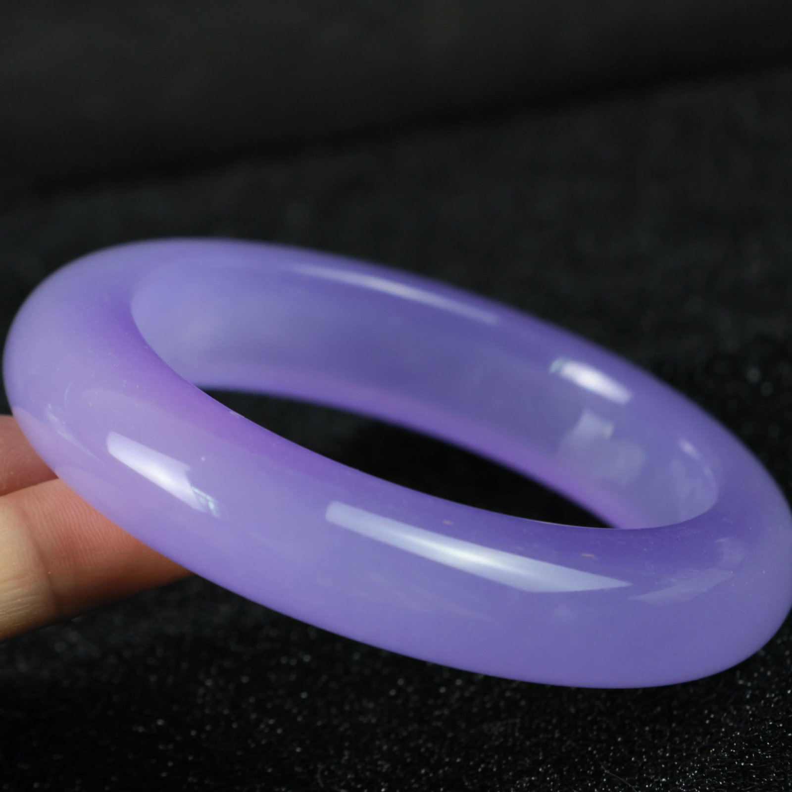 An Exquisite Jadeite Bracelets - 8