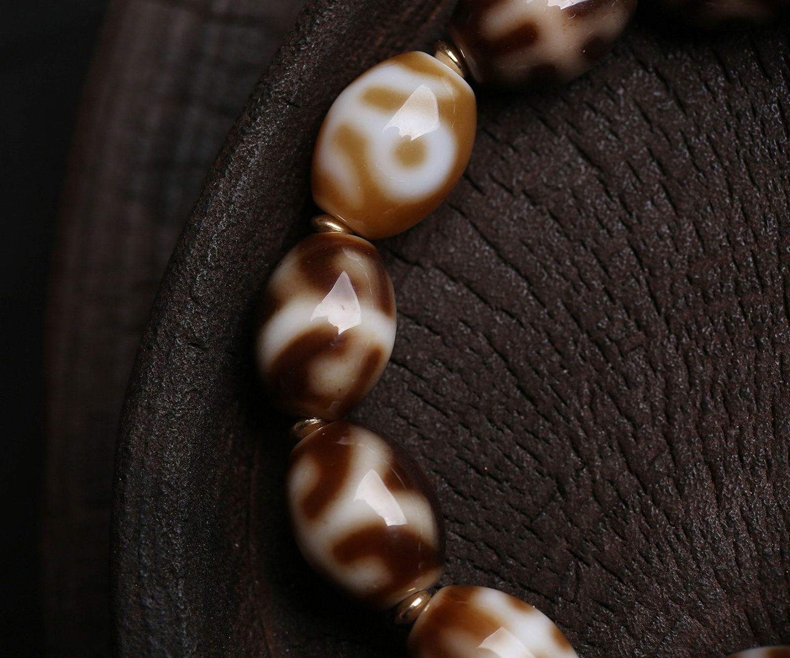 An Exquisite Dzi Bead Bracelets - 4