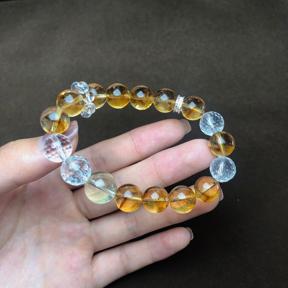 An Exquisite Crystal Bracelets - 5