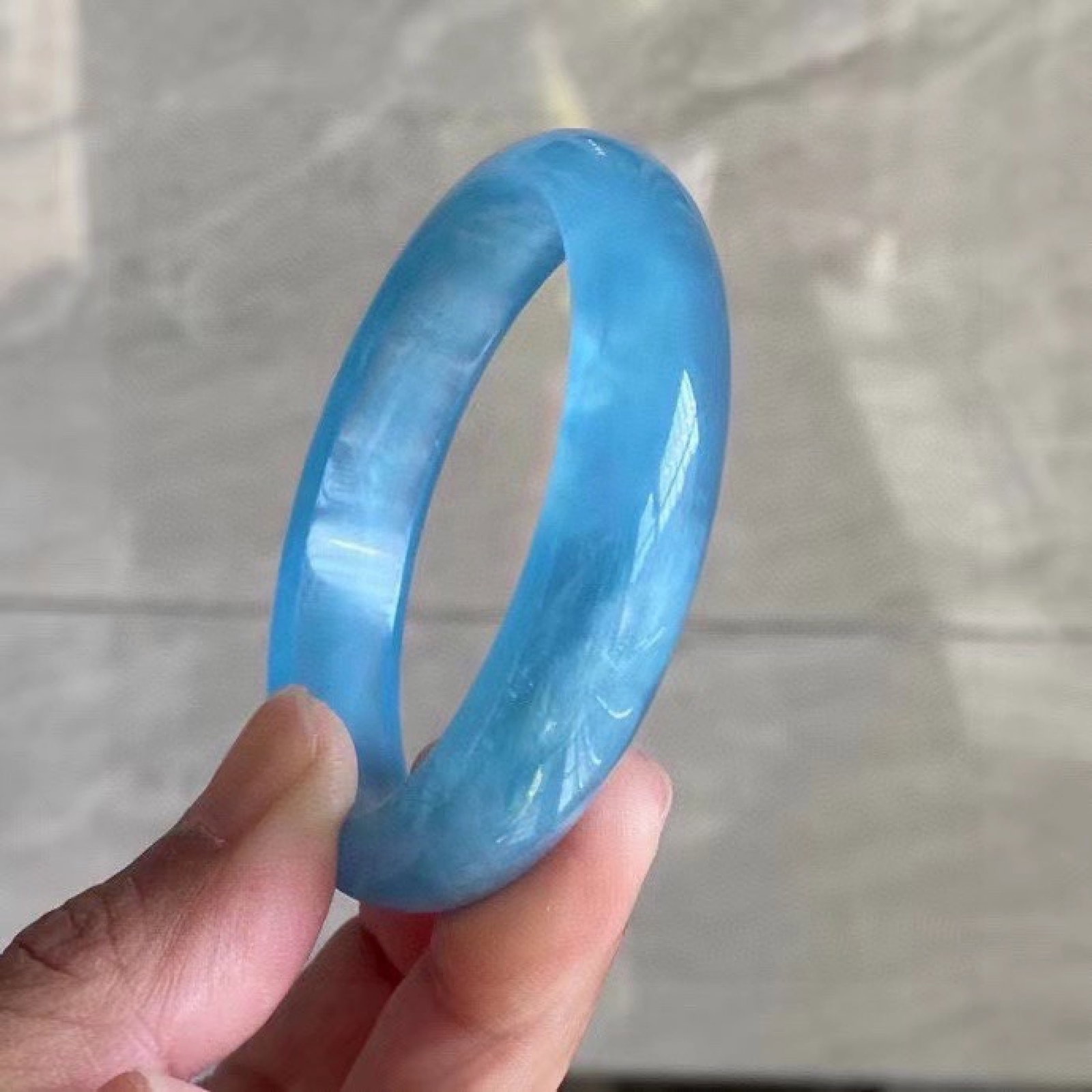 An Exquisite Aquamarine Bracelets: An Exquisite Aquamarine Bracelets,Size:13.8mmx8mmx54mm,Weight:40.1g 海蓝宝手镯