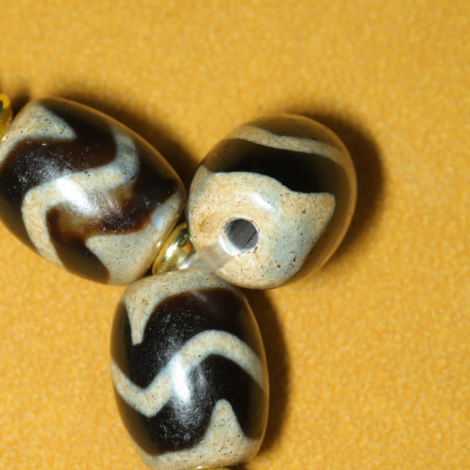 An Exquisite Dzi Bead Bracelets - 9