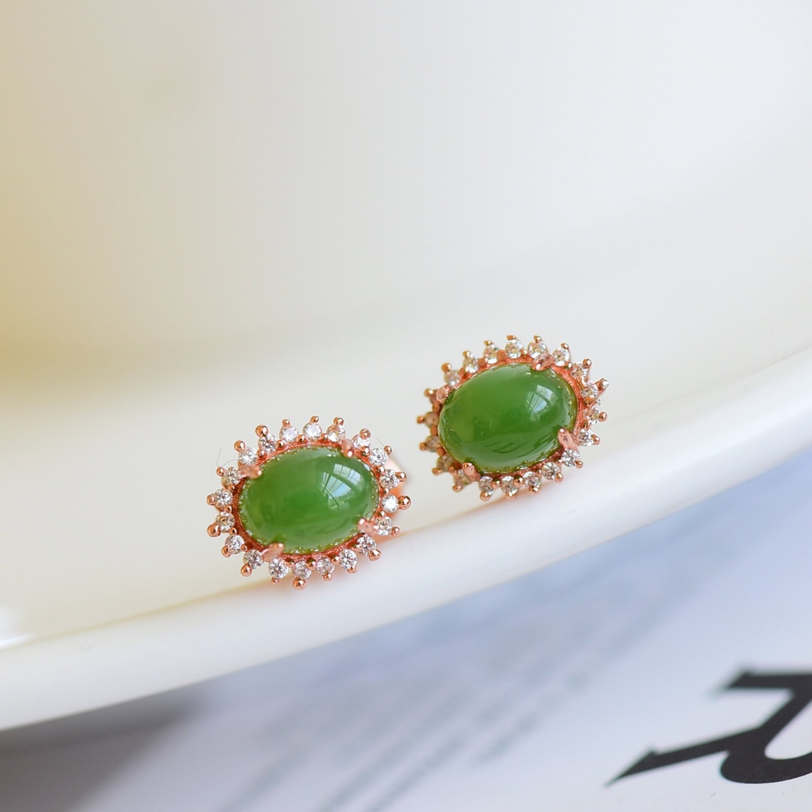 A Pair of Exquisite Sterling Silver-Gold Plated Inlaid Jasper Earrings,Inlaid Diamond: A Pair of Exquisite Sterling Silver-Gold Plated Inlaid Jasper Earrings,Inlaid Diamond,Size:6mmx8mm
