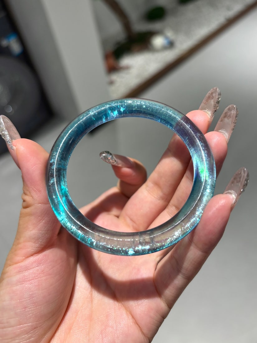 An Exquisite Aquamarine Bracelets: An Exquisite Aquamarine Bracelets,Size:55.3mmx9mmx9.2mm,Weight:34g 海蓝宝手镯