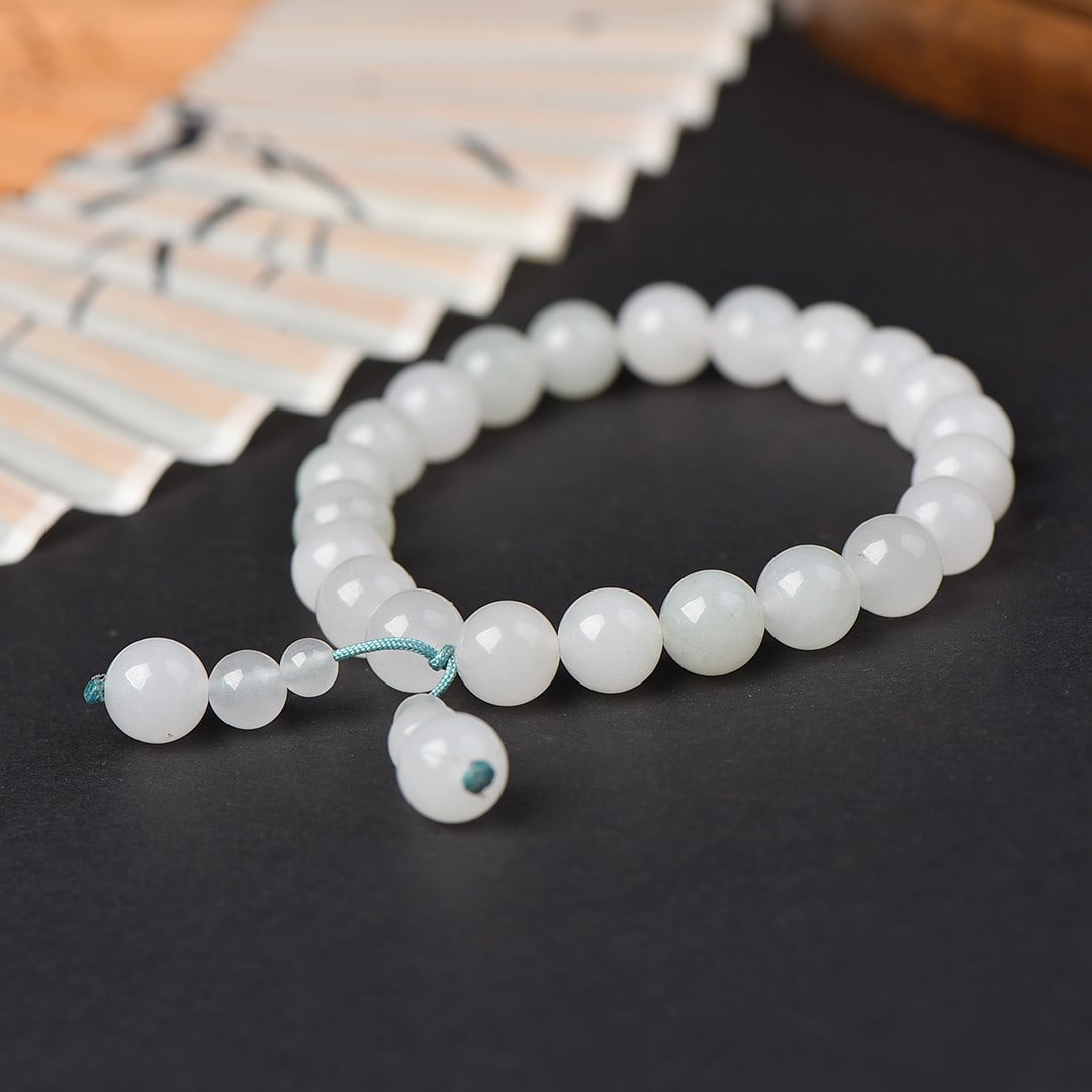 An Exquisite White Jade Bracelets: An Exquisite White Jade Bracelets,Size:8mmx8mm
