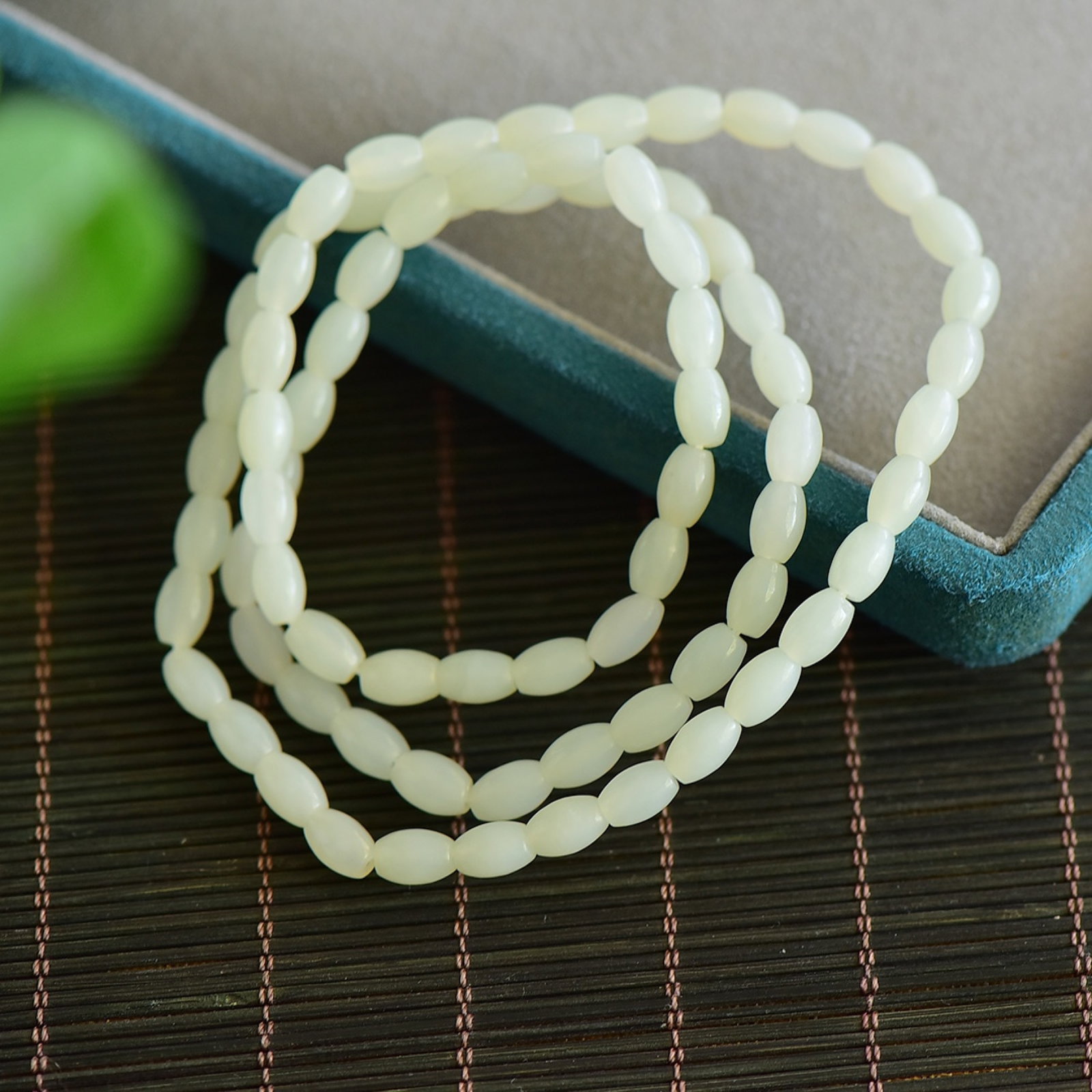 An Exquisite White Jade Bracelets - 3