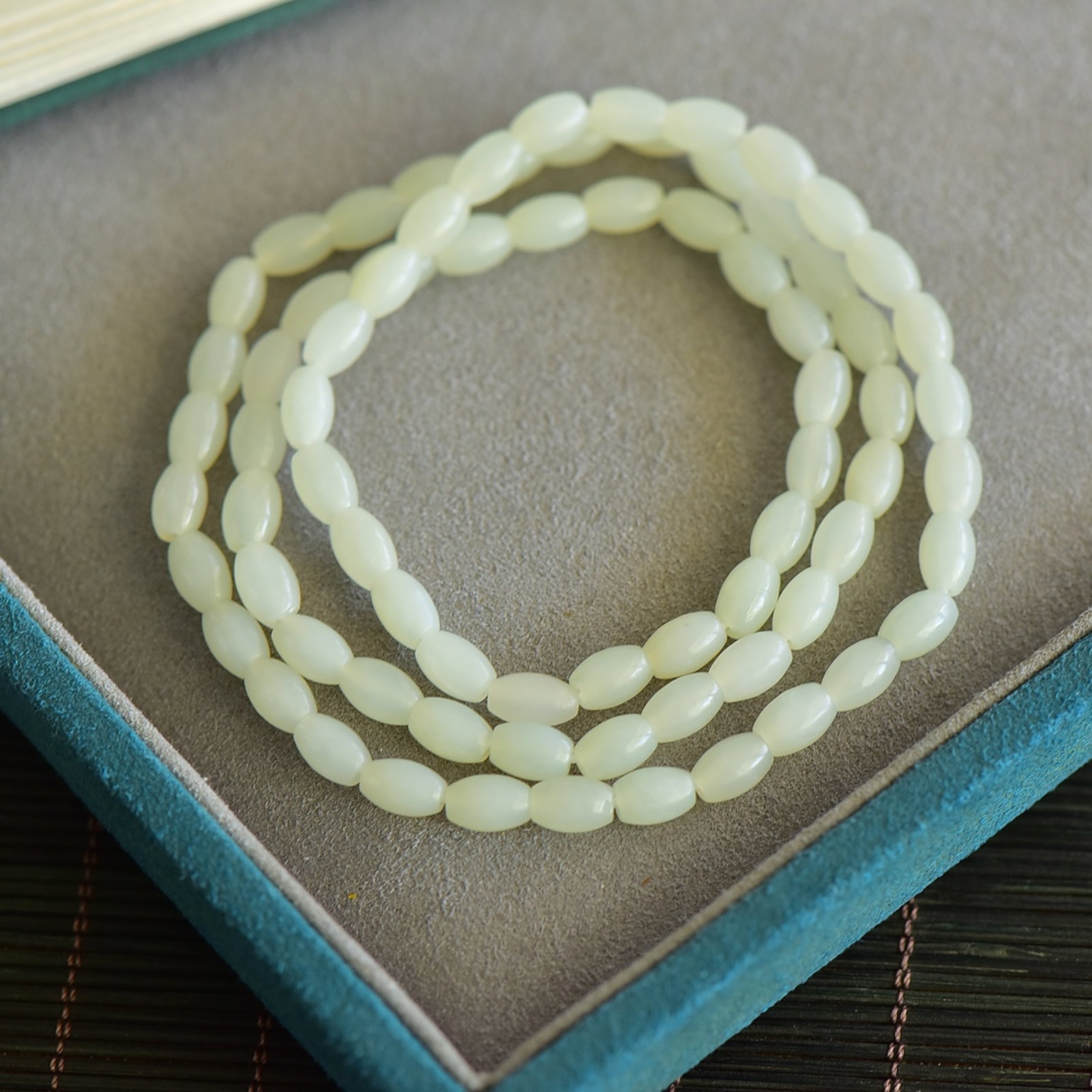 An Exquisite White Jade Bracelets - 5