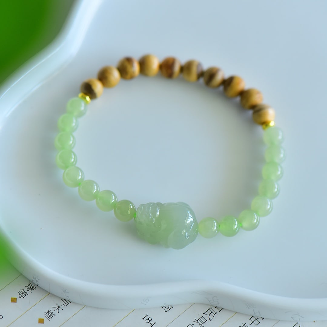 An Exquisite Greenish Jade Eaglewood Bracelets: An Exquisite Greenish Jade Eaglewood Bracelets,Size:6mm 青白玉沉香木手串