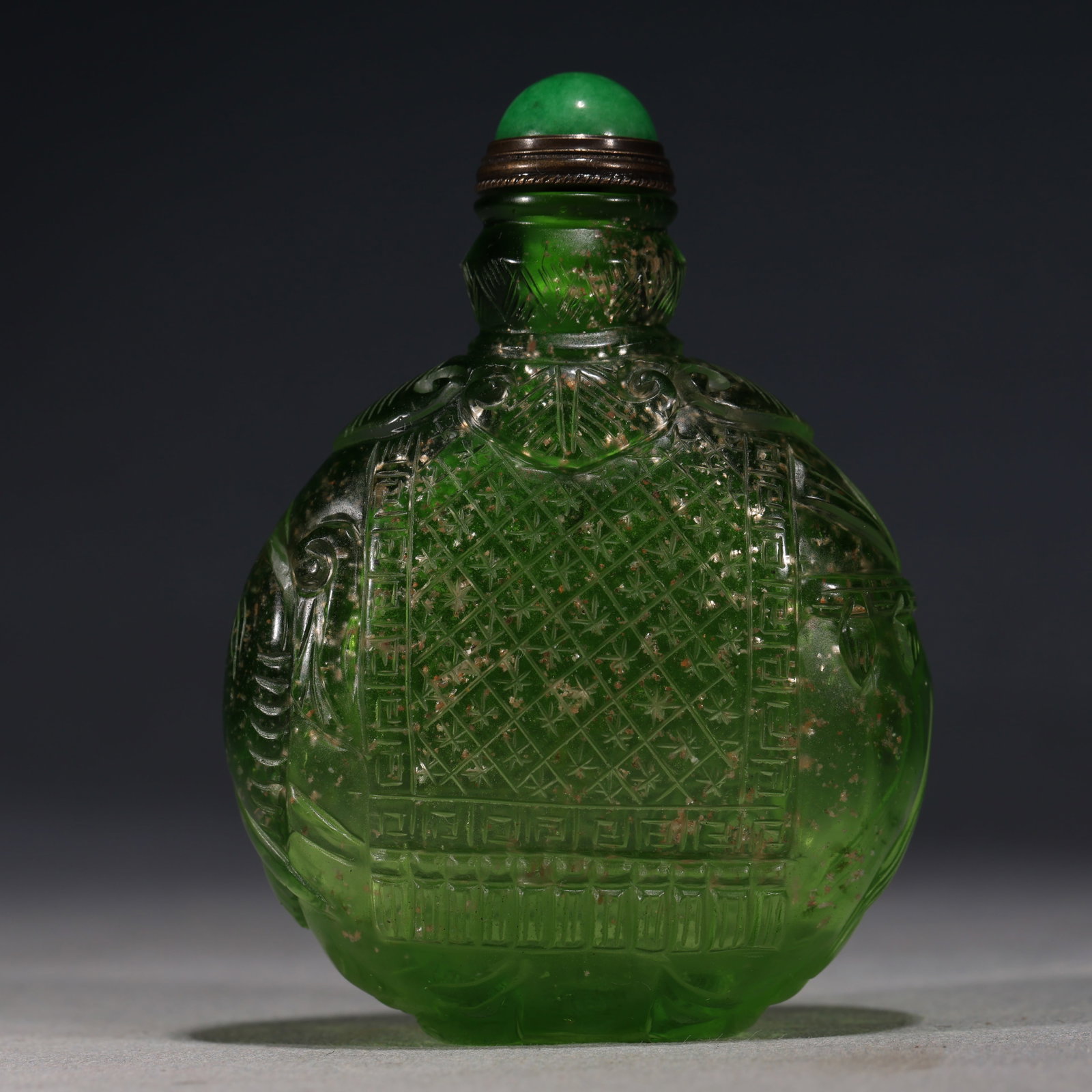 An Exquisite Green Glass Snuff Bottle With Peaceful Elephant Pattern (1 of 6)