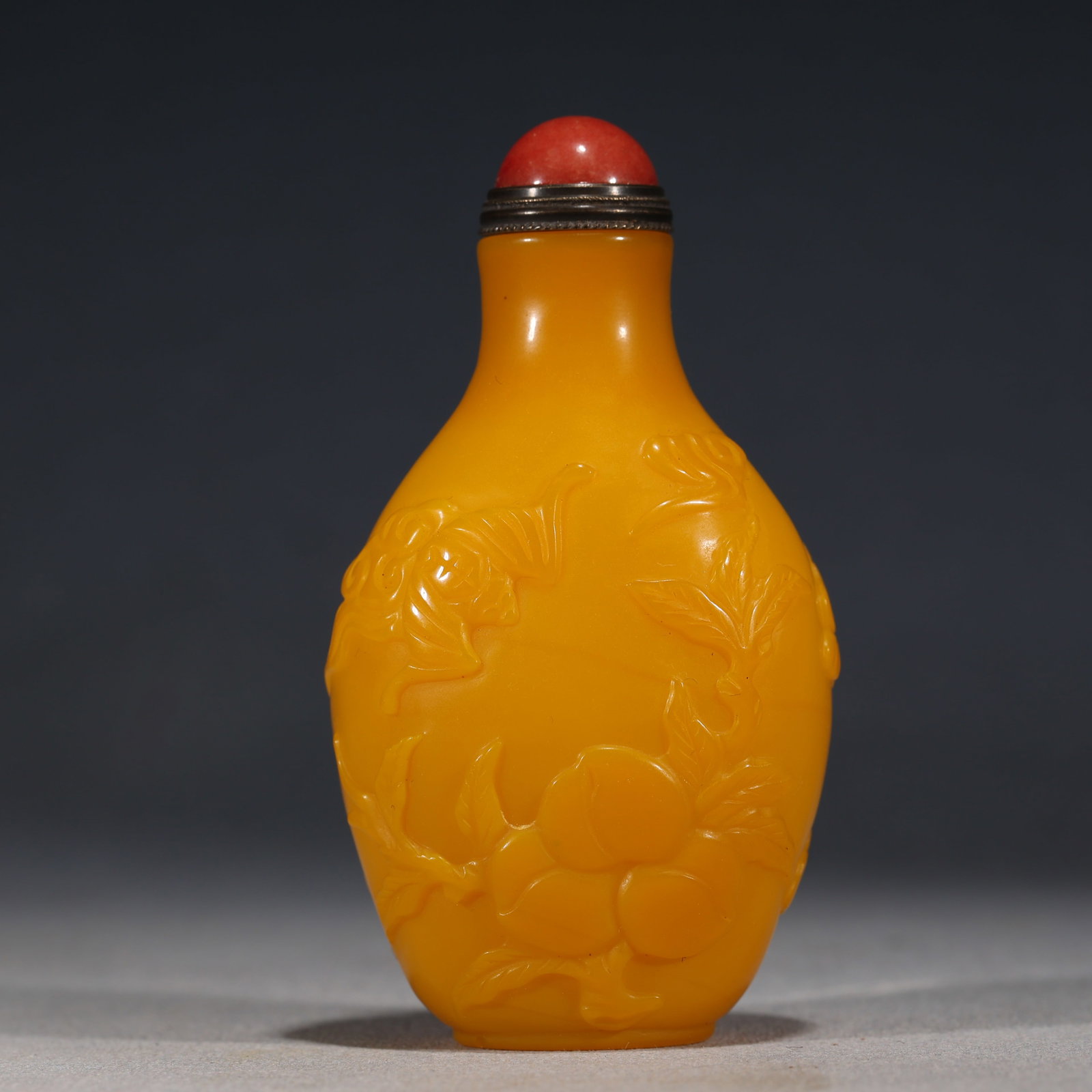 An Exquisite Yellow Glass Snuff Bottle With Fortune,Longevity,Auspicious Cloud And Crane Pattern: An Exquisite Yellow Glass Snuff Bottle With Fortune,Longevity,Auspicious Cloud And Crane Pattern,China,Qing Dynasty,Four-Character Yongzheng Mark,Dimensions:3.5inx2in,黄琉璃福&