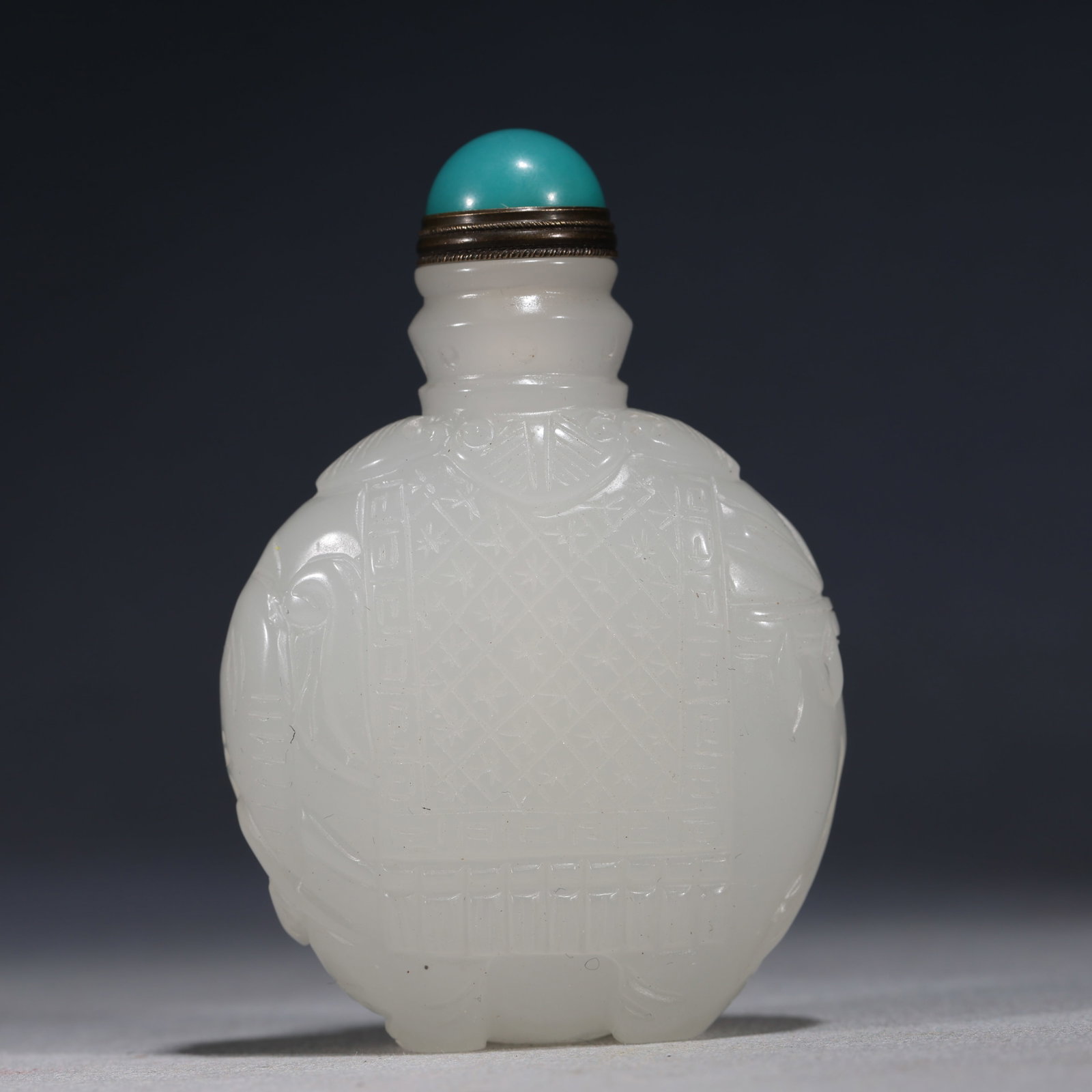 An Exquisite White Glass Snuff Bottle With Peaceful Elephant Pattern: An Exquisite White Glass Snuff Bottle With Peaceful Elephant Pattern,China,Qing Dynasty,Four-Character Qianlong Mark,Dimensions:3.1inx2.2in,白琉璃太平有象 