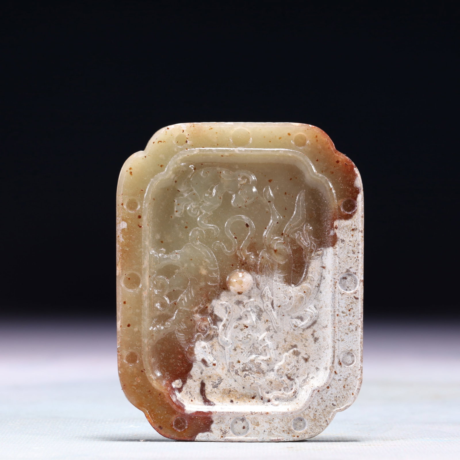 An Exquisite White Jade Beast Pattern Ornament: An Exquisite White Jade Beast Pattern Ornament