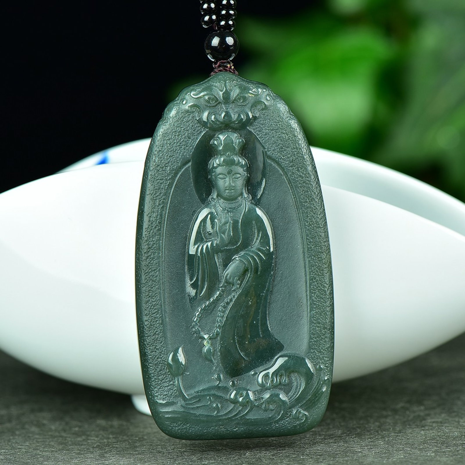 An Exquisite Sapphire Avalokitesvara Pattern Pendant: An Exquisite Sapphire Avalokitesvara Pattern Pendant