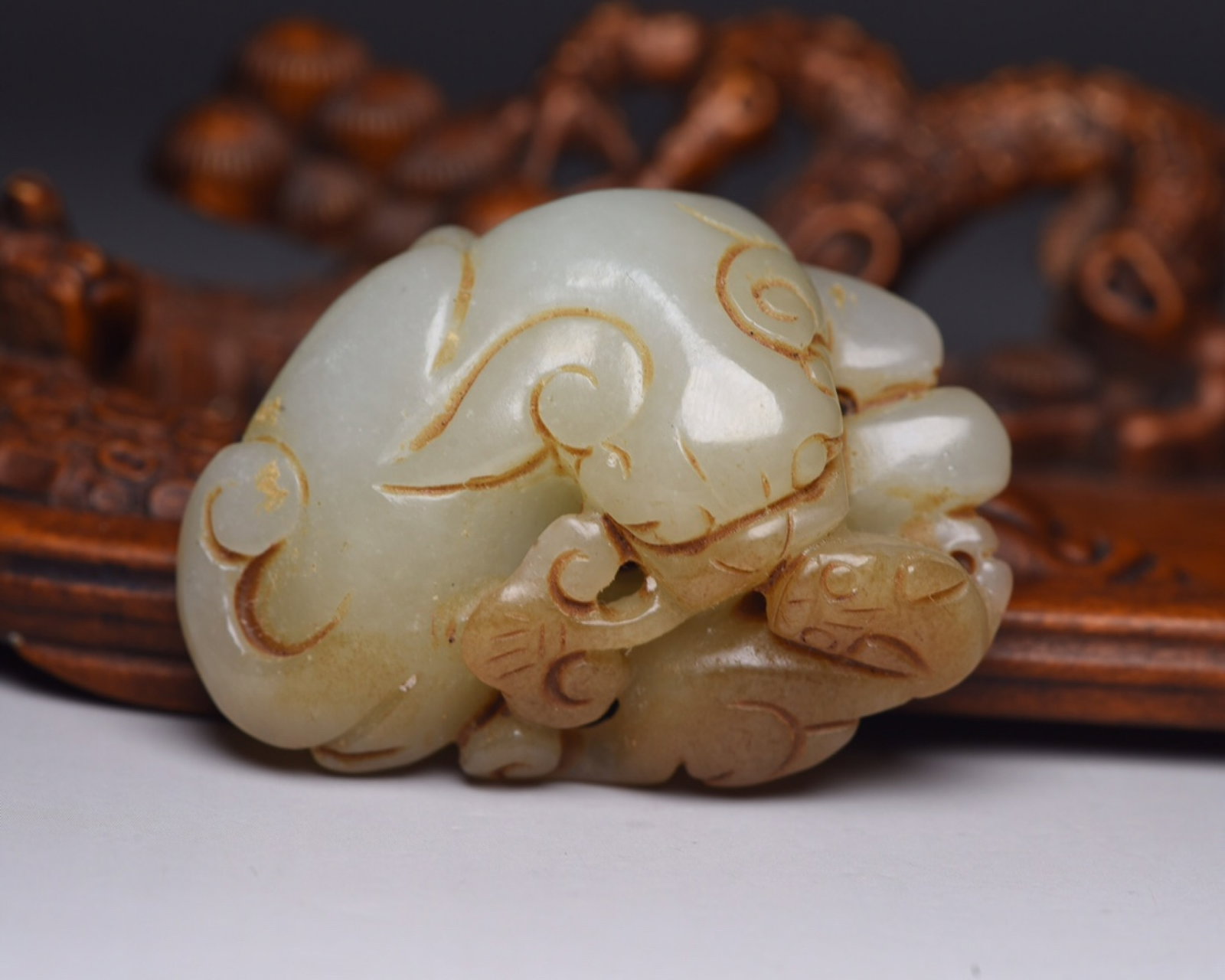 An Exquisite White Jade Beast Ornament: An Exquisite White Jade Beast Ornament
