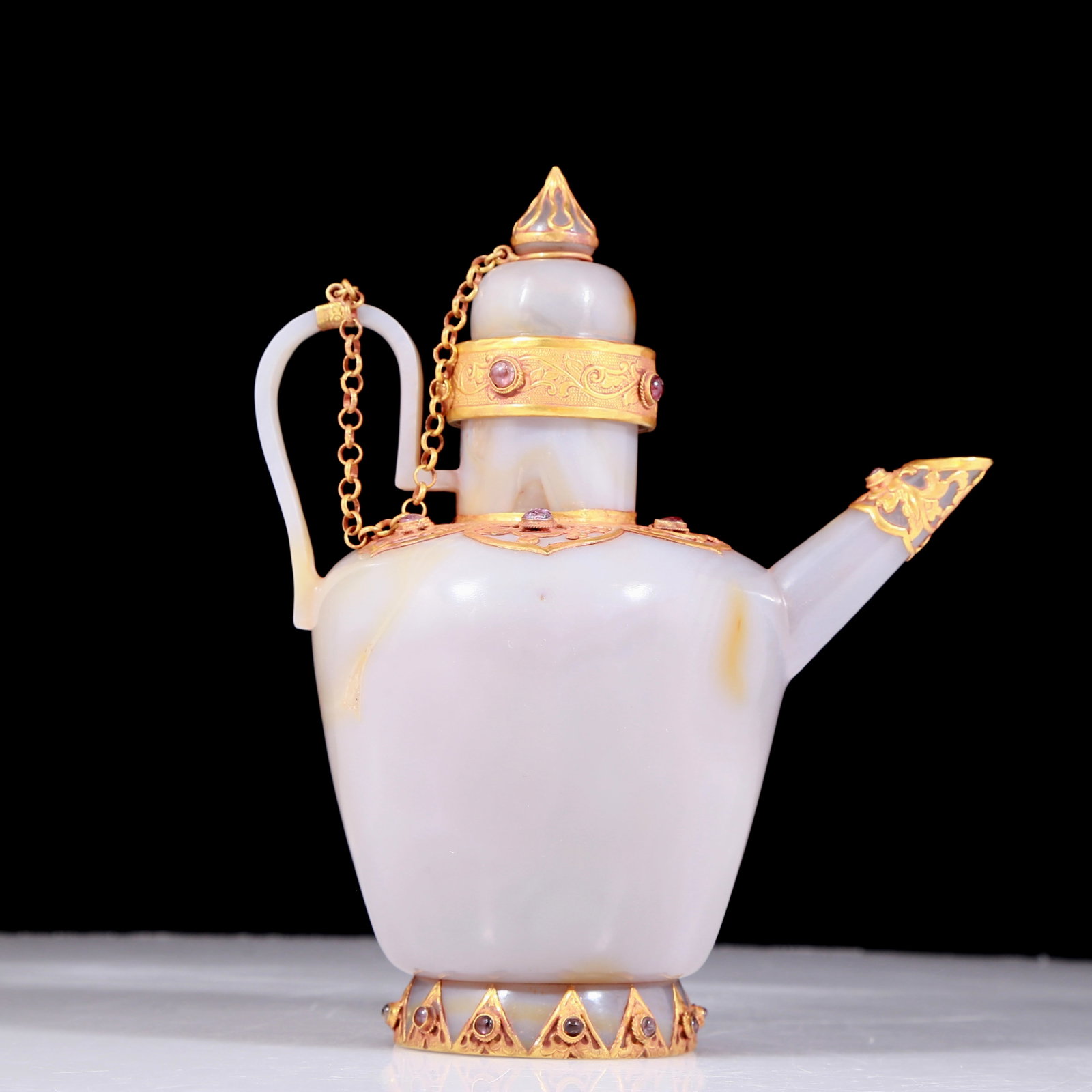 An exquisite agate gold-covered ewer (1 of 9)