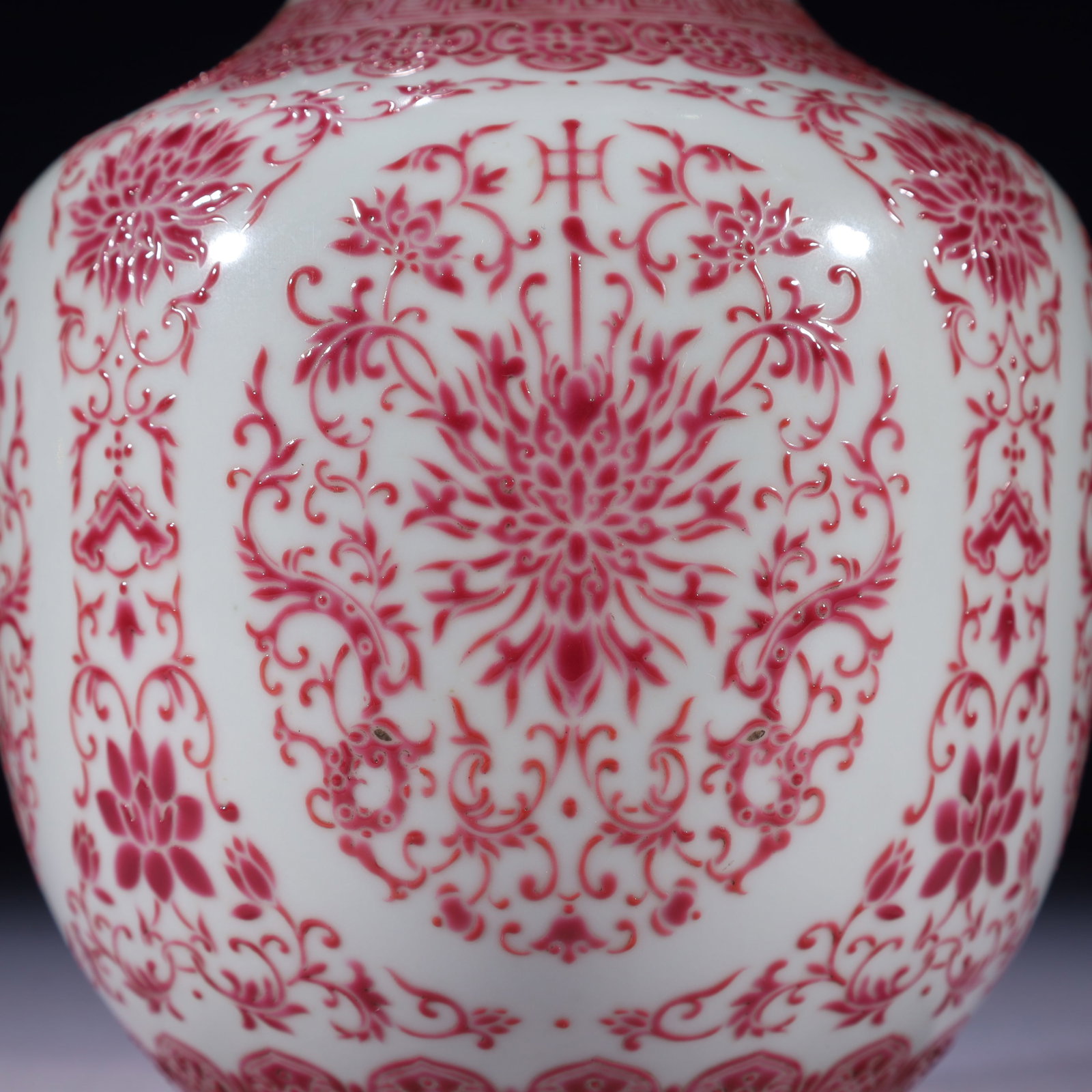 An Exquisite Ruby Red-Glazed Lotus Pattern Double-Ears Vase - 9