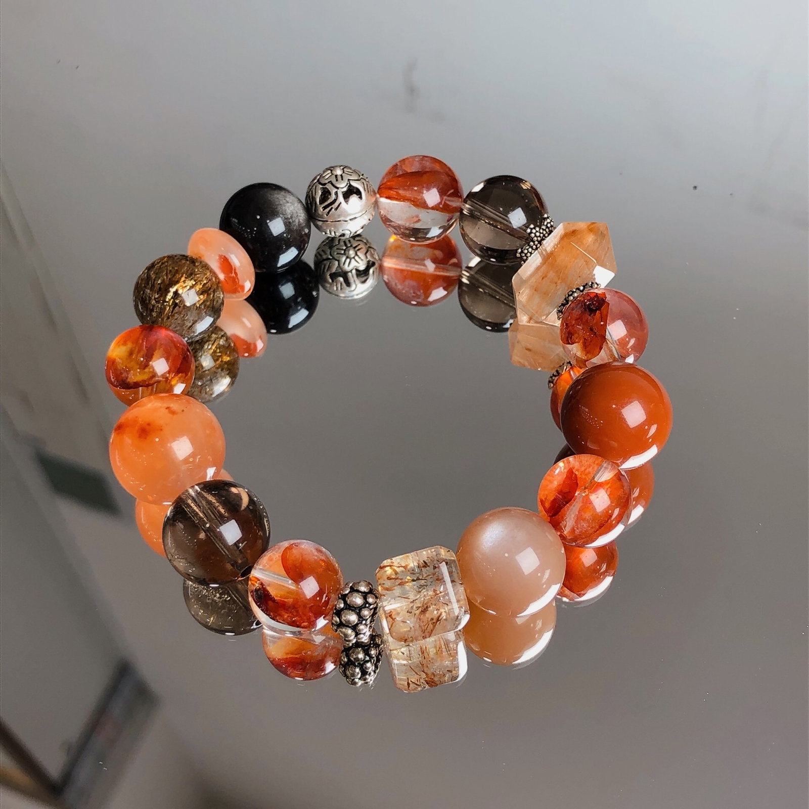 An Exquisite Multi-Gem Bracelets - 2