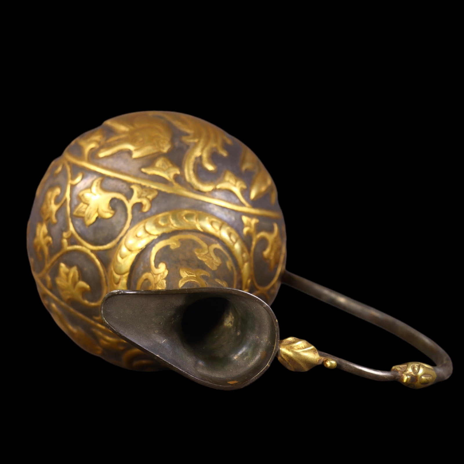 An Exquisite Gilt Beast Pattern Ewer - 8