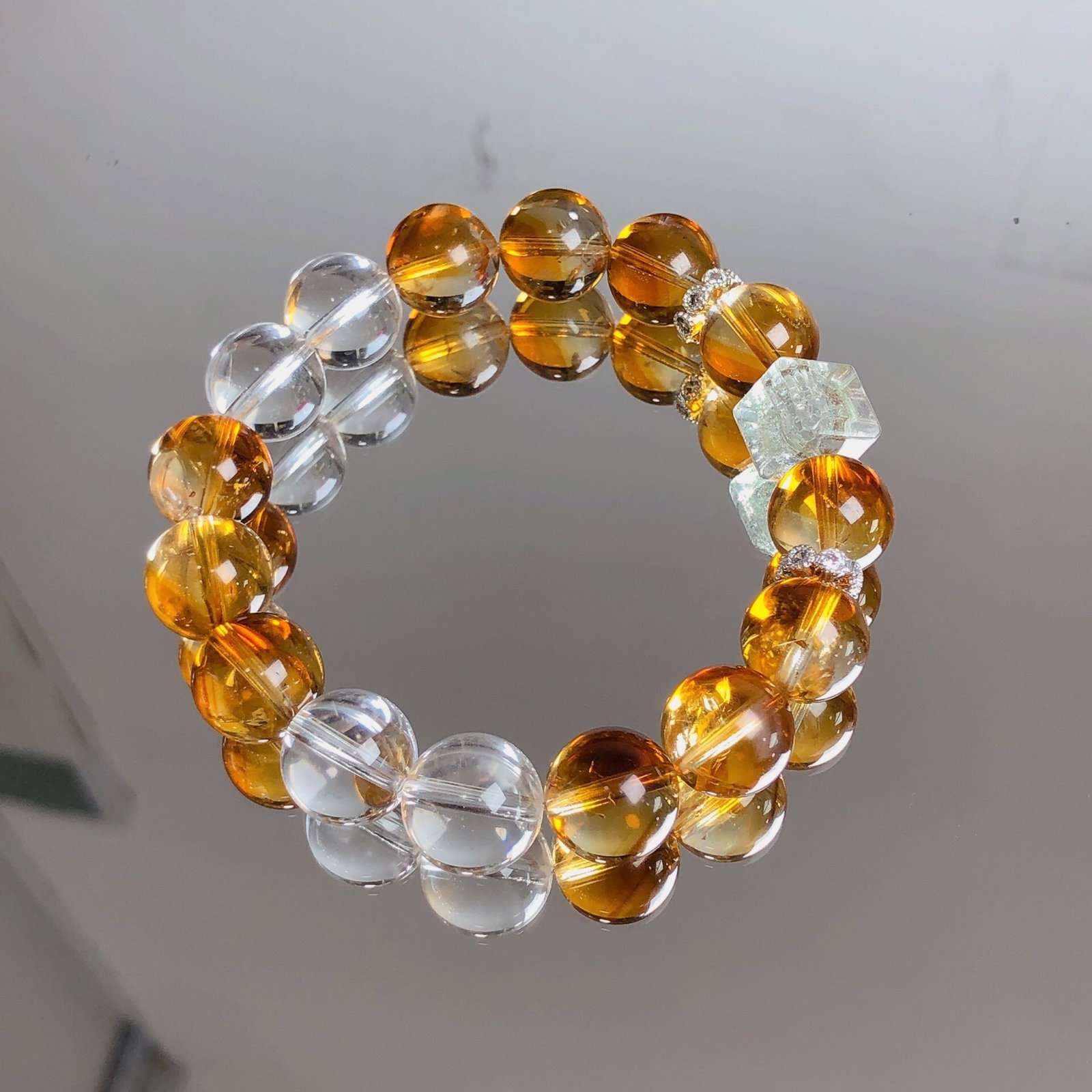 An Exquisite Crystal Bracelets - 2