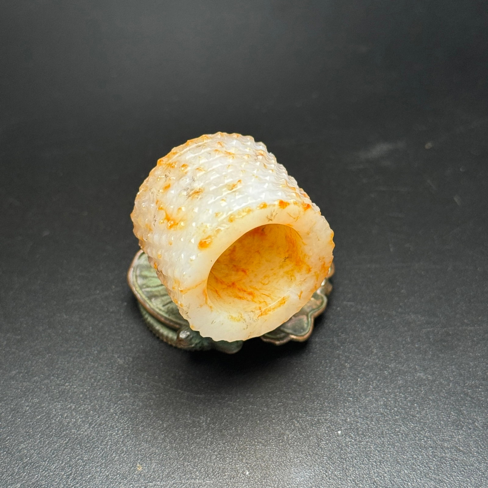 An Exquisite White Jade Thumb Ring - 5