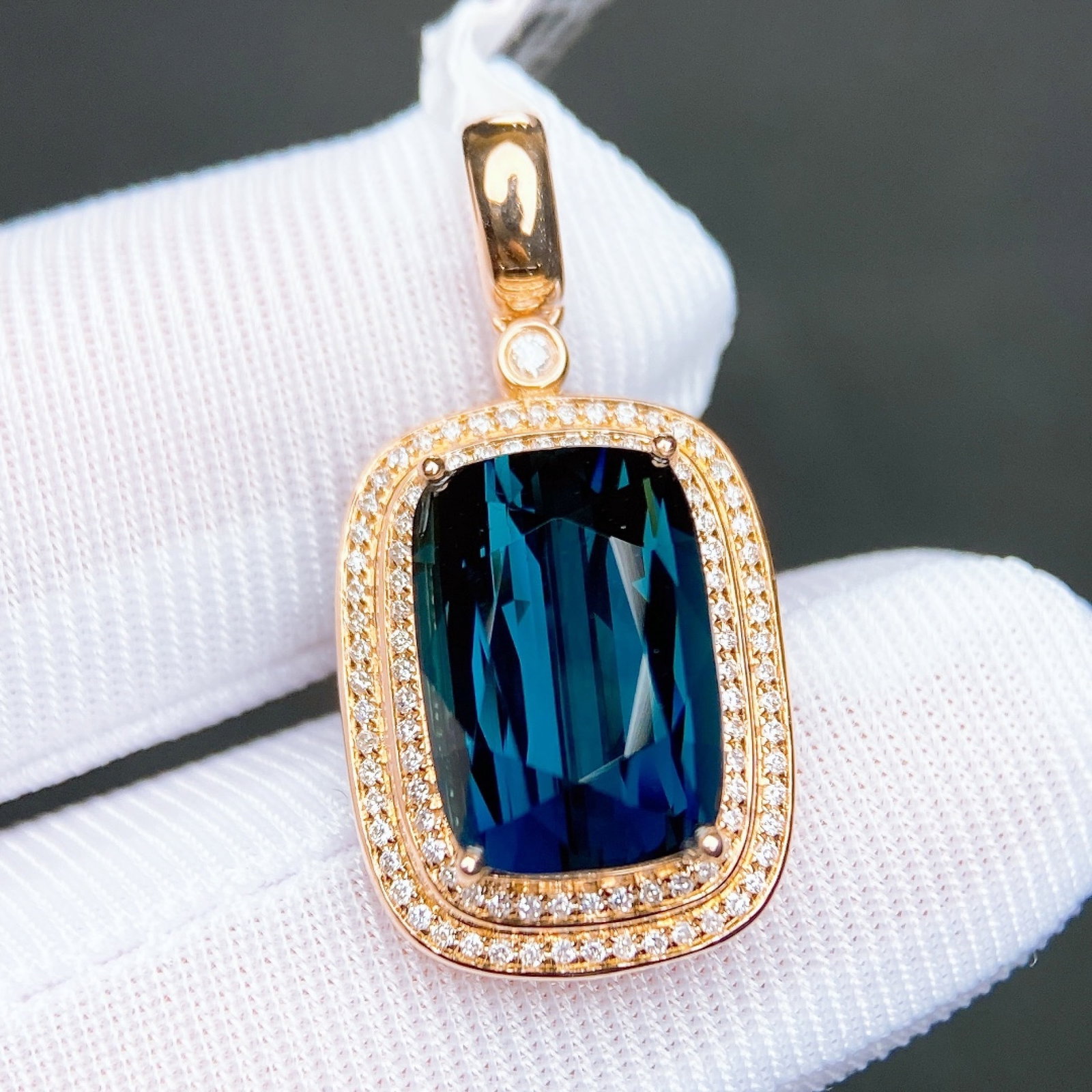 6.25Ctw Natural Tourmaline Necklace: 6.25Ctw Natural Tourmaline Necklace