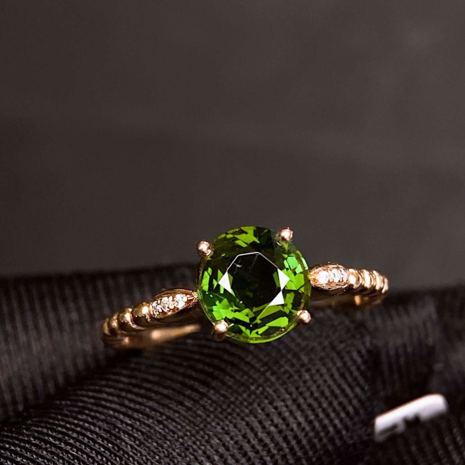 1.95Ctw Natural Tourmaline Ring: 1.95Ctw Natural Tourmaline Ring