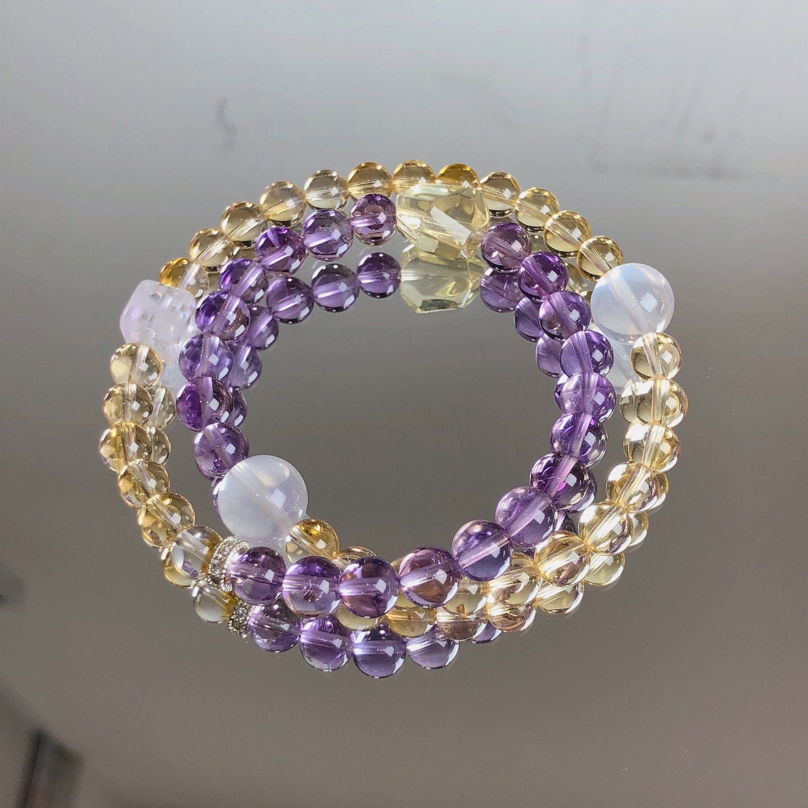 An Exquisite Crystal Bracelets - 2