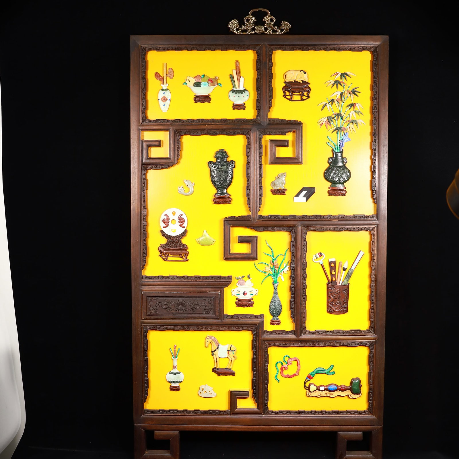 A Huge Zitanwood Inlaid Gems Bogu Pattern Hanging Panel: A Huge Zitanwood Inlaid Gems Bogu Pattern Hanging Panel