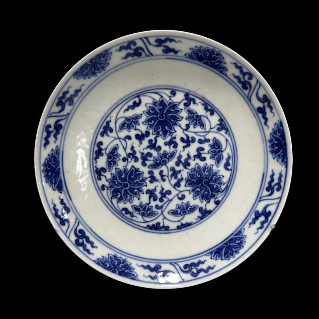 An Exquisite Blue and White Lotus Pattern Plate: An Exquisite Blue and White Lotus Pattern Plate