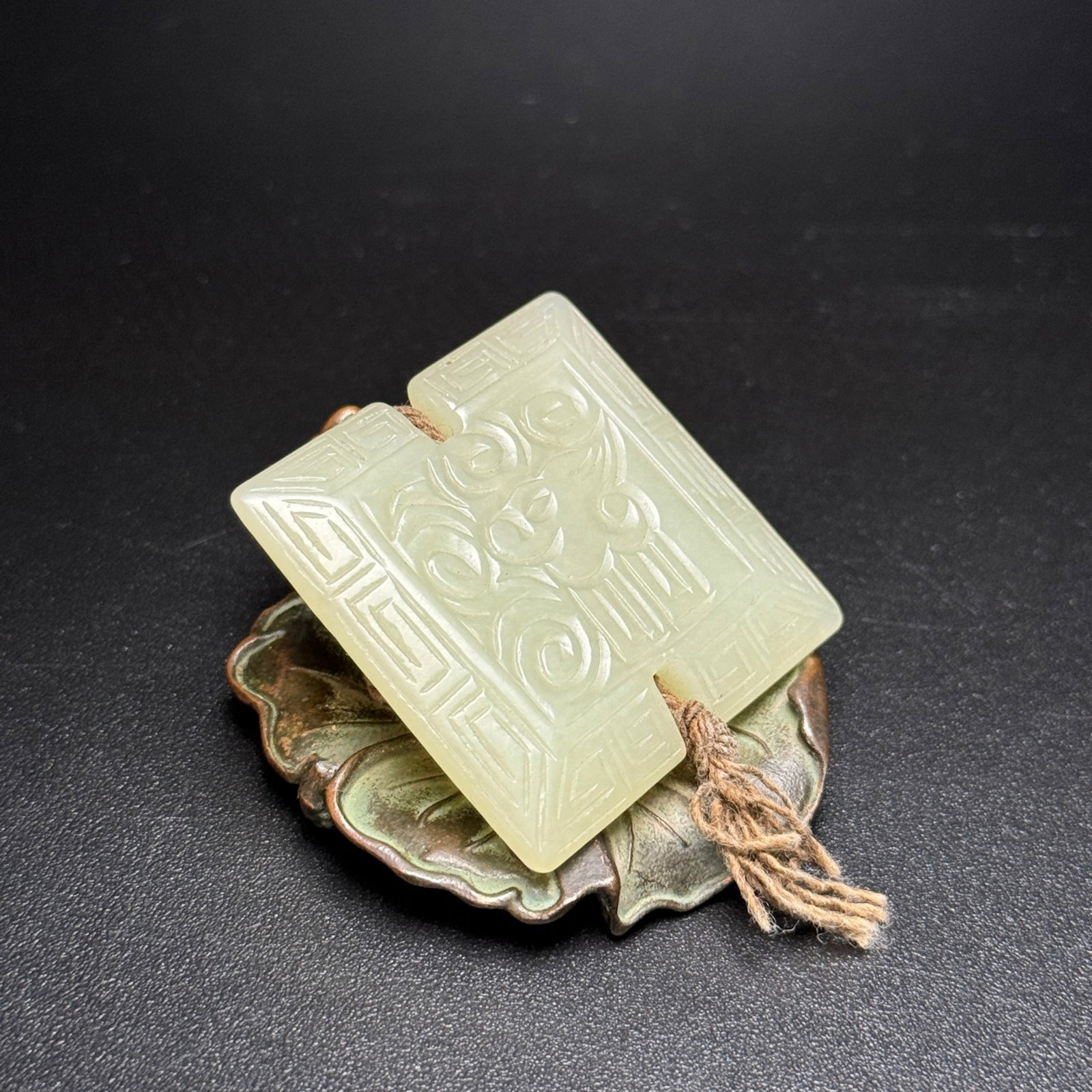 An Exquisite White Jade Auspicious Cloud Pattern Pendant - 3