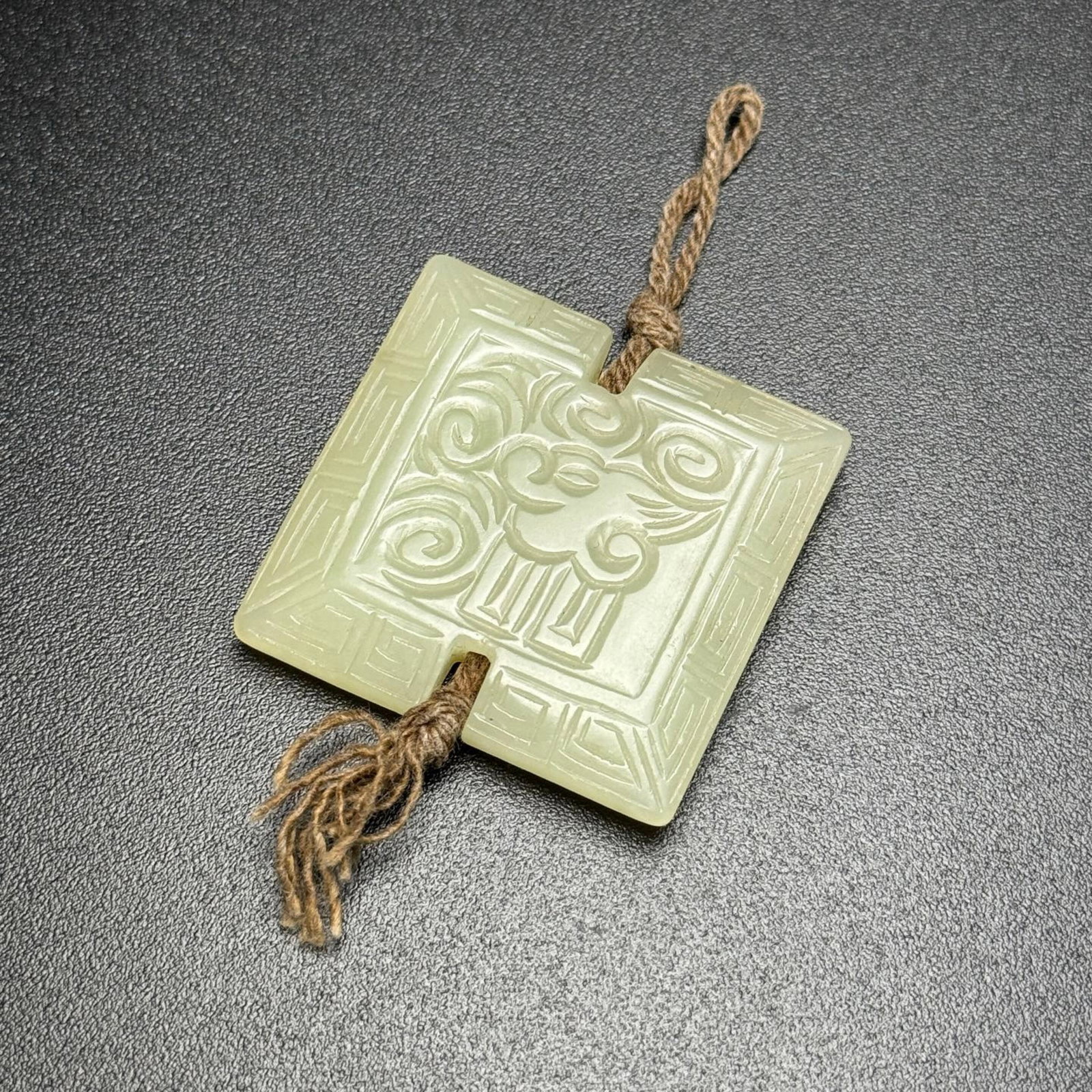 An Exquisite White Jade Auspicious Cloud Pattern Pendant - 7