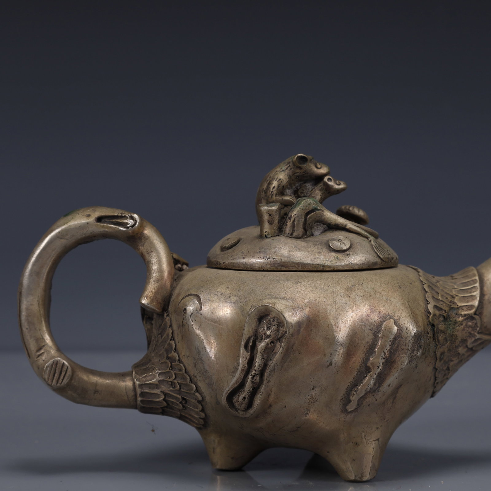 An Exquisite Silver-Plated Bronze Mouse Pattern Ewer - 2