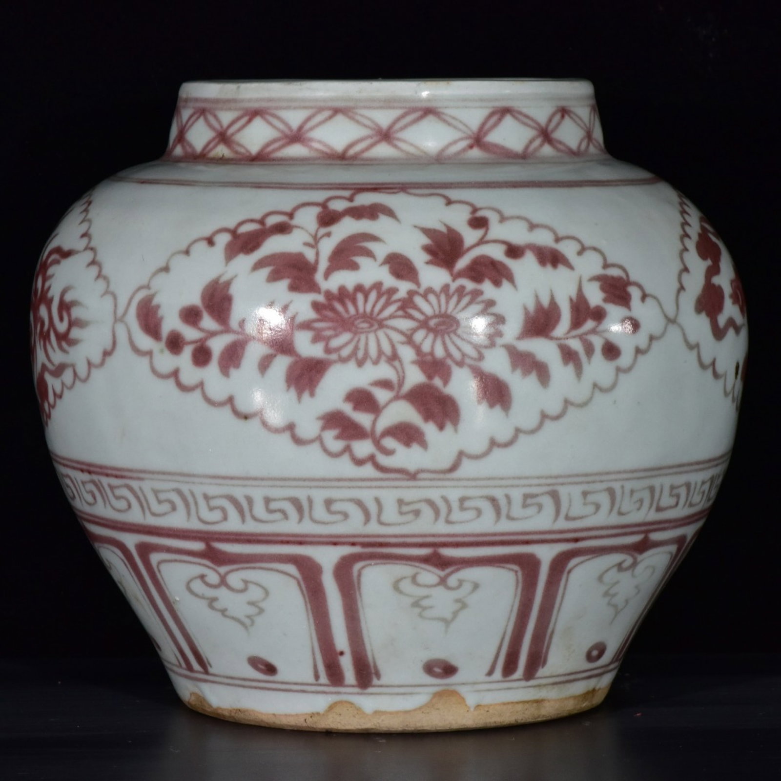 An Exquisite Underglaze-Red Flower and Phoenix Pattern Jar: An Exquisite Underglaze-Red Flower and Phoenix Pattern Jar