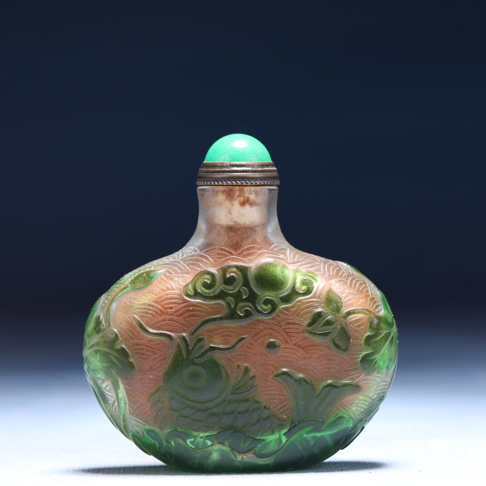 An Exquisite Glass Flower and Fish Pattern Snuff Bottle (1 of 7)